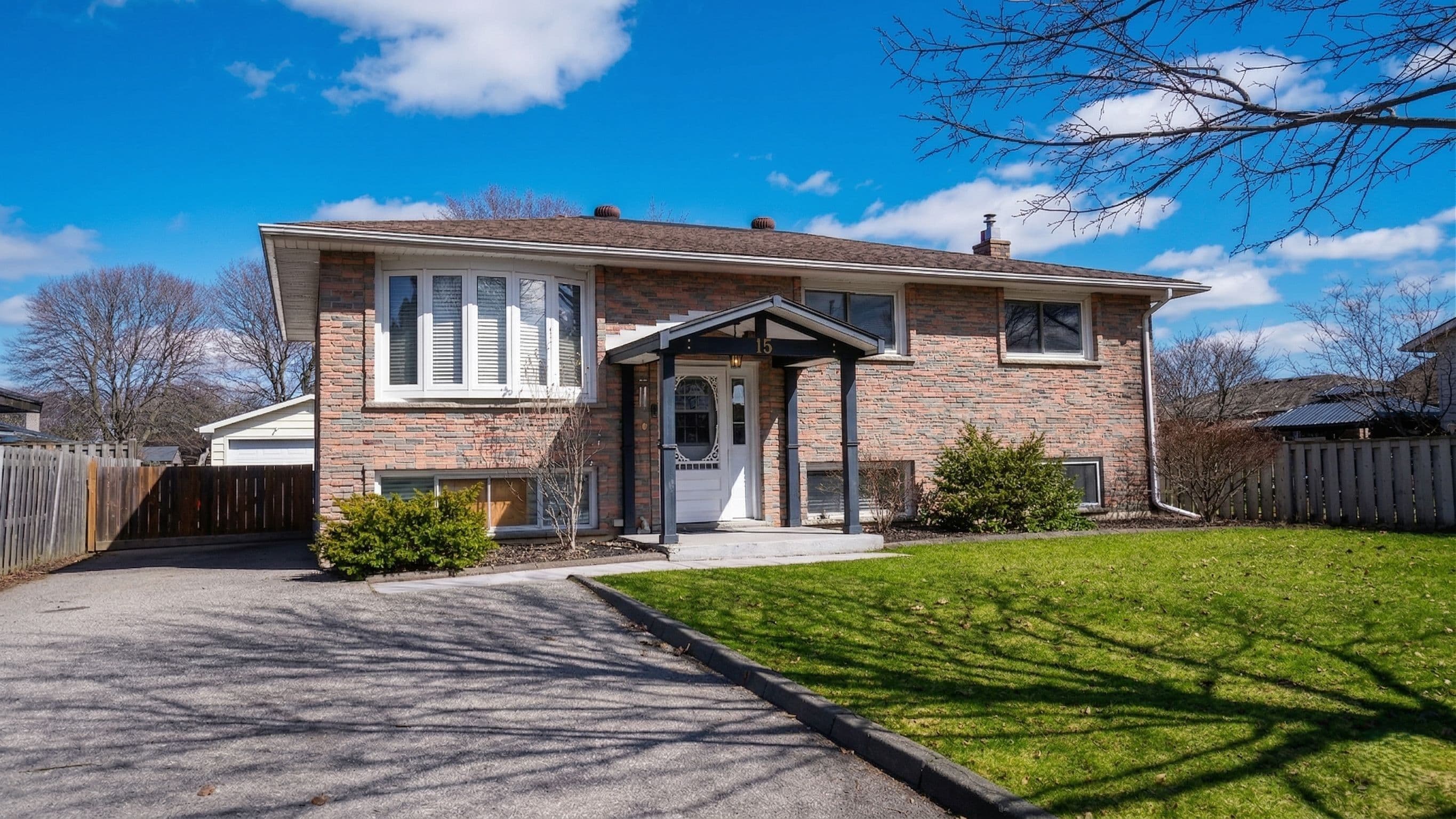 15 Douglas Avenue, Norfolk, ON N3Y 4Z1