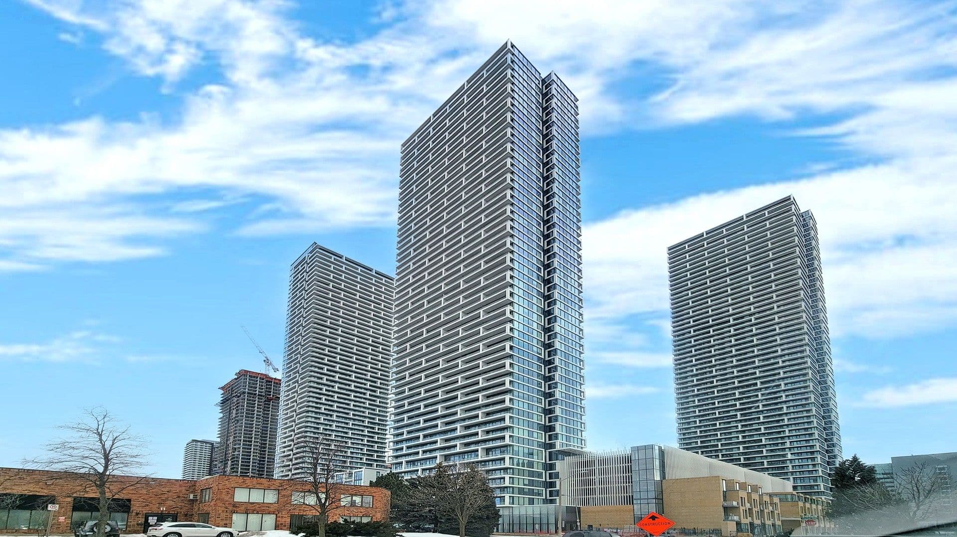 898 Portage Parkway 5503, Vaughan, ON L4K 0J6