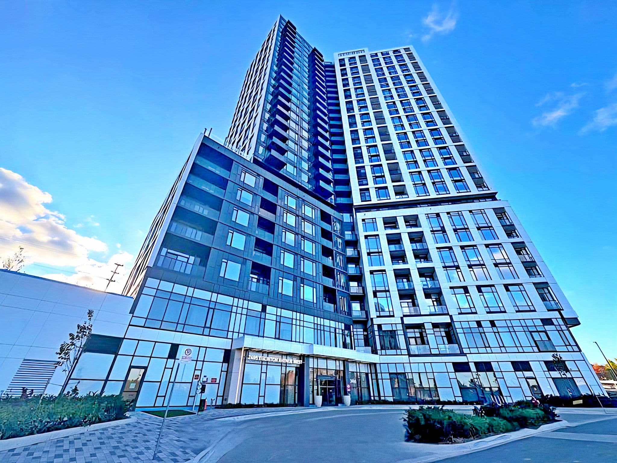 2495 Eglinton Avenue W 1902, Mississauga, ON L5M 2T2