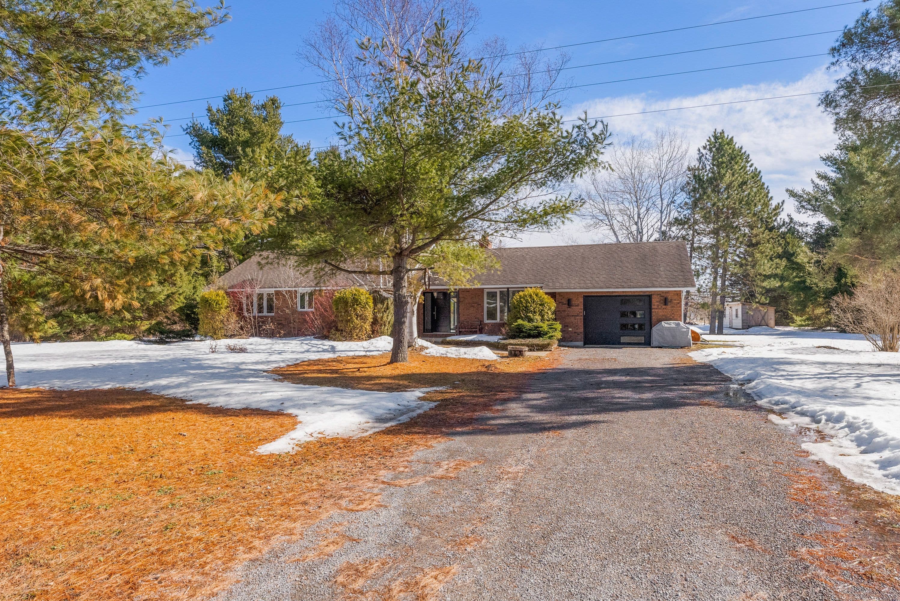 213 Calabogie Road, McNab/Braeside, ON K7S 3G8