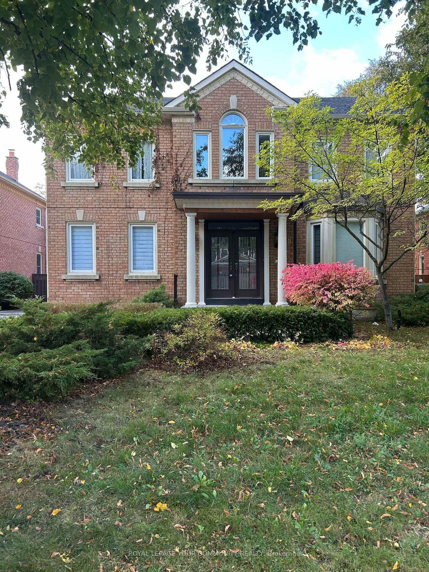 18 Theobalds Circle, Richmond Hill, ON L4C 9C7