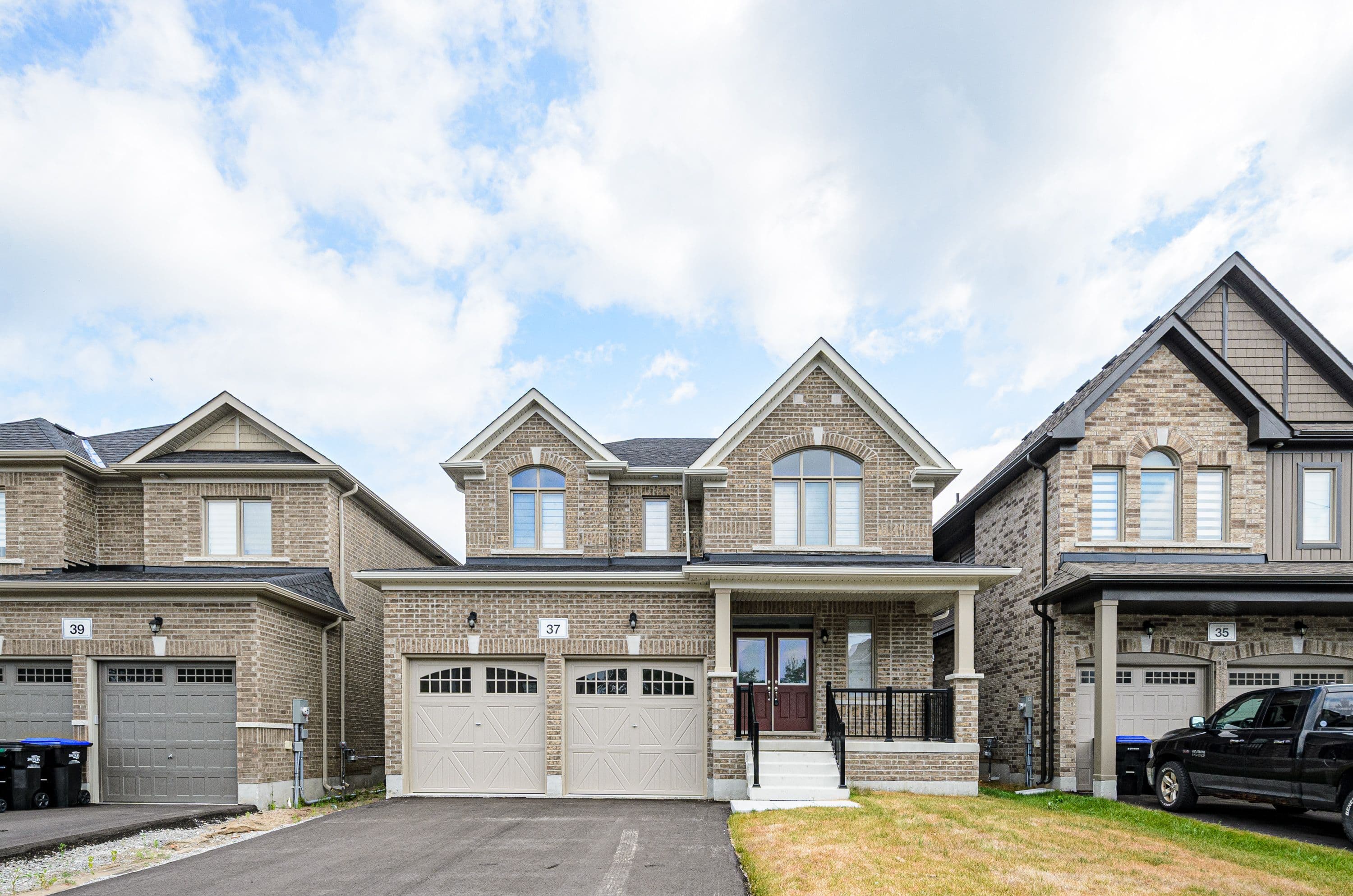 37 BAYCROFT Boulevard, Essa, ON L3W 0M1