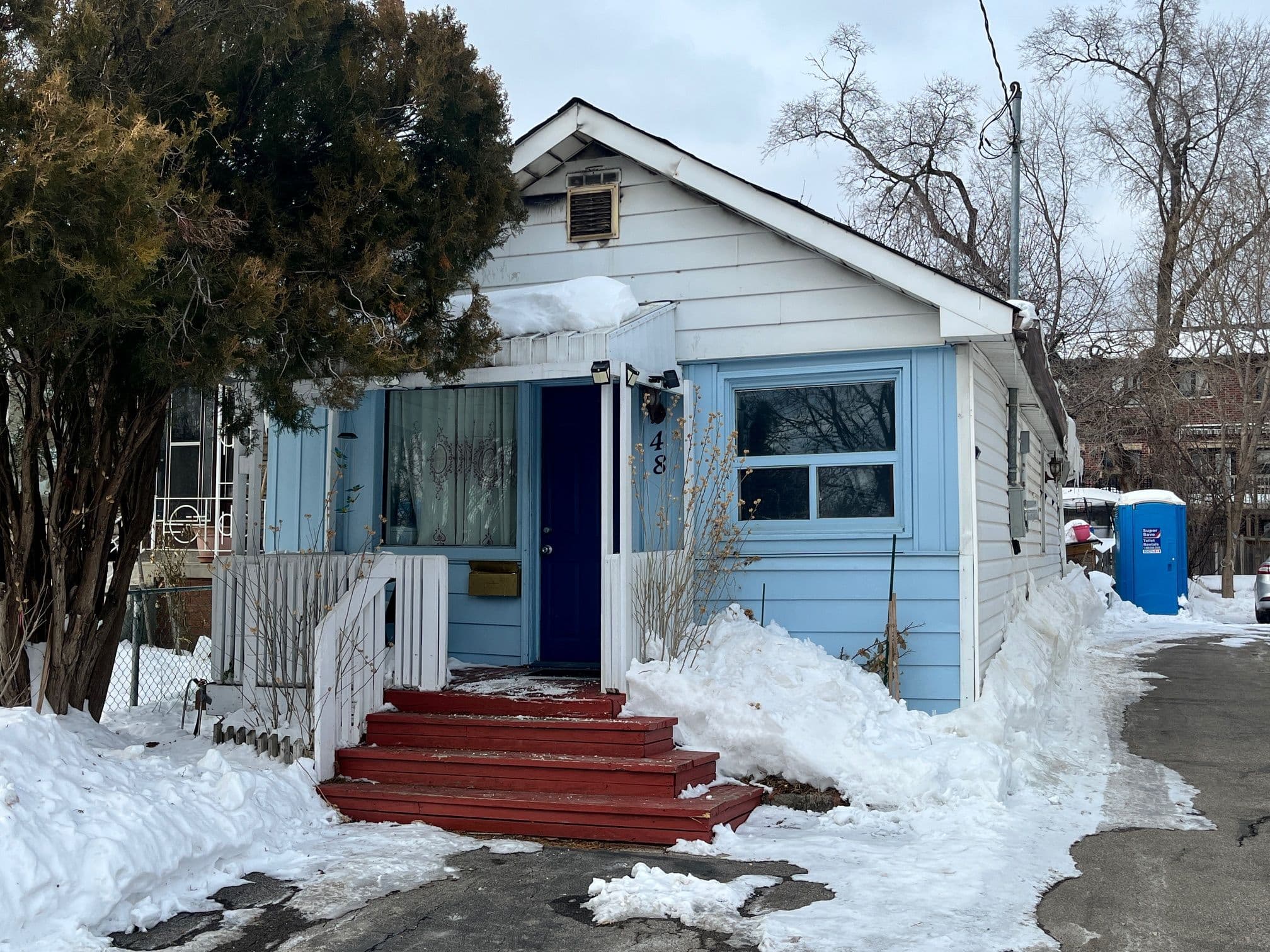 48 Daisy Avenue, Toronto W06, ON M8W 1S1