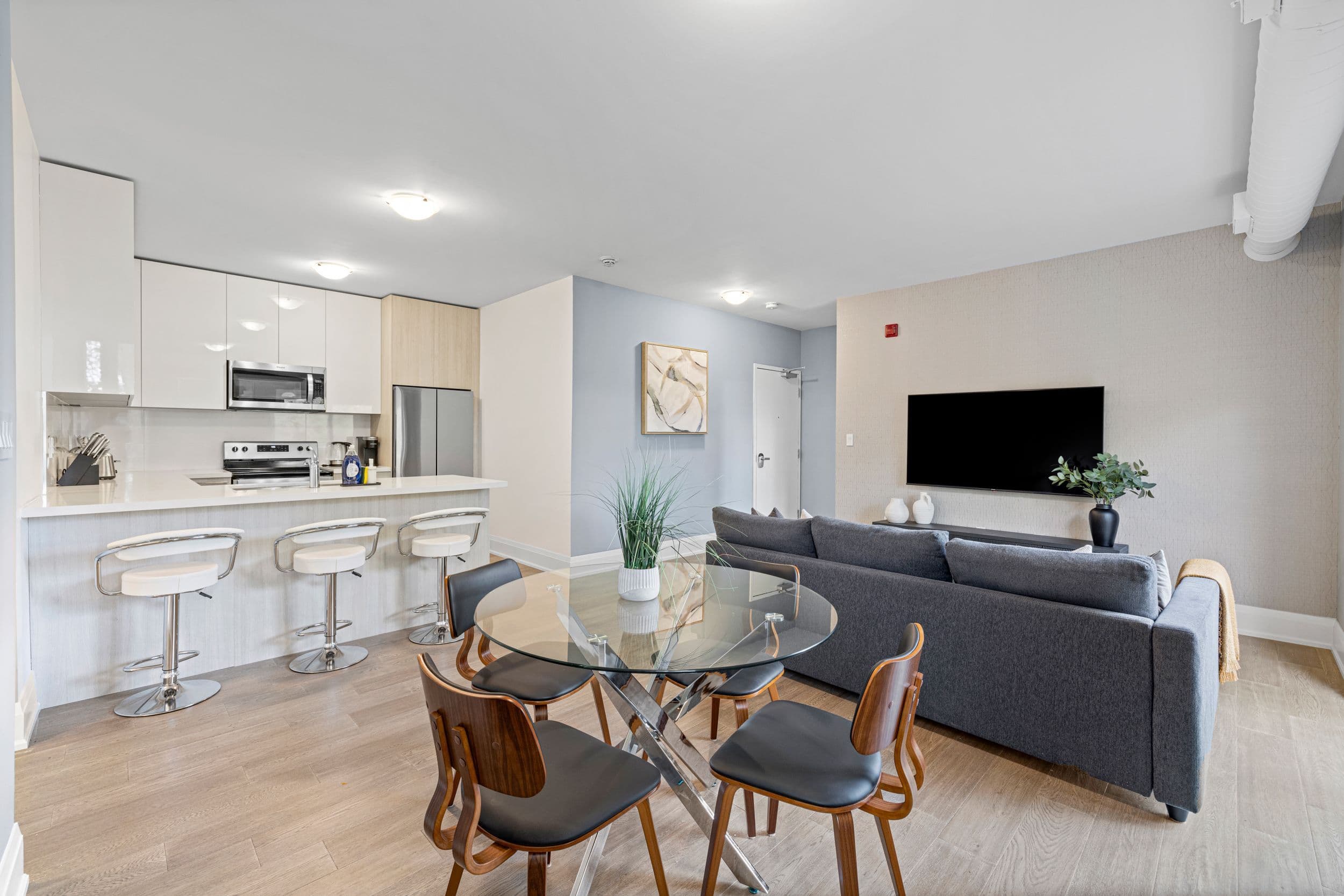 1673 Bathurst Street 4B, Toronto C03, ON M5P 3J8