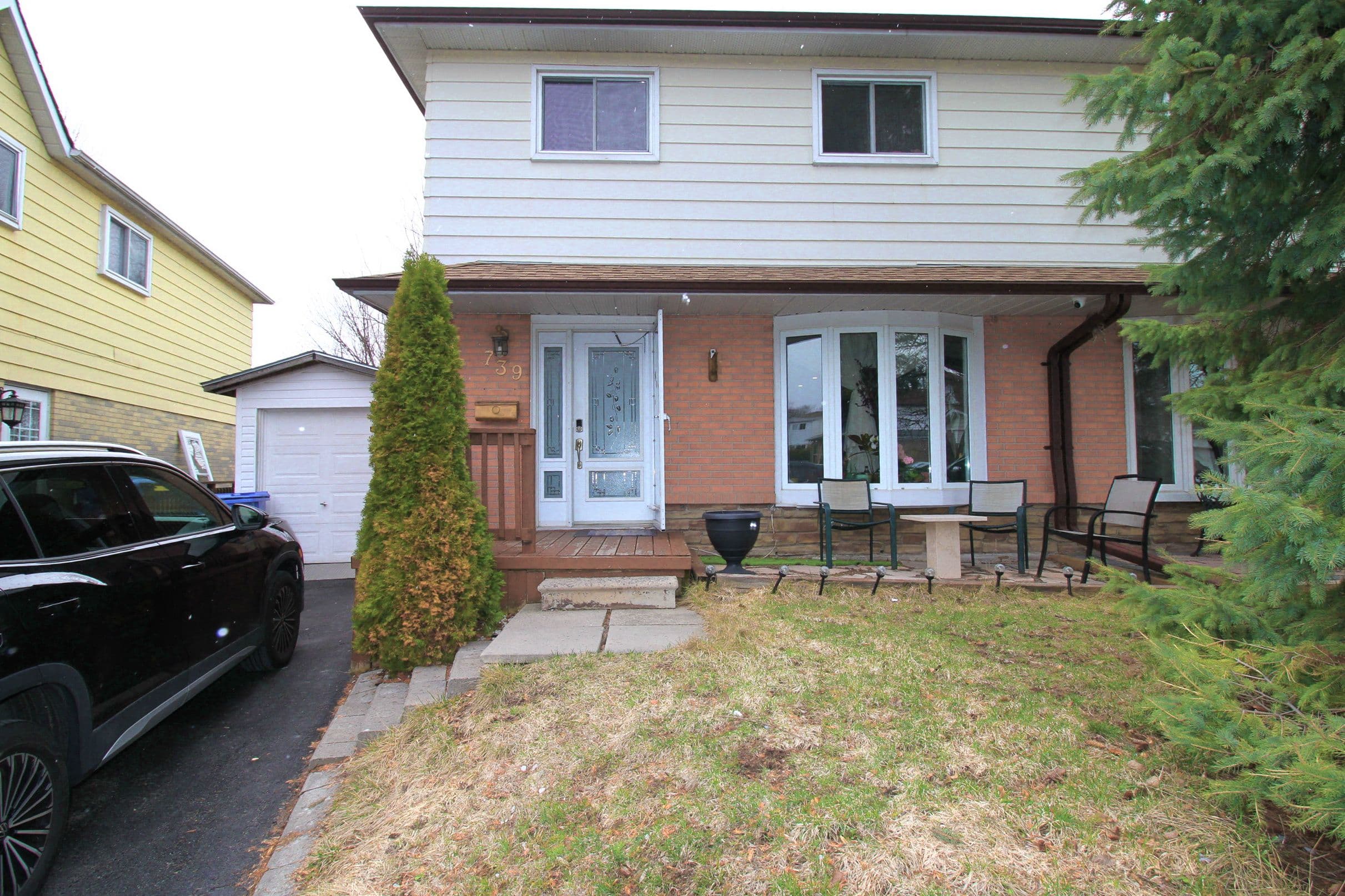 739 Pam Crescent, Newmarket, ON L3Y 5B7