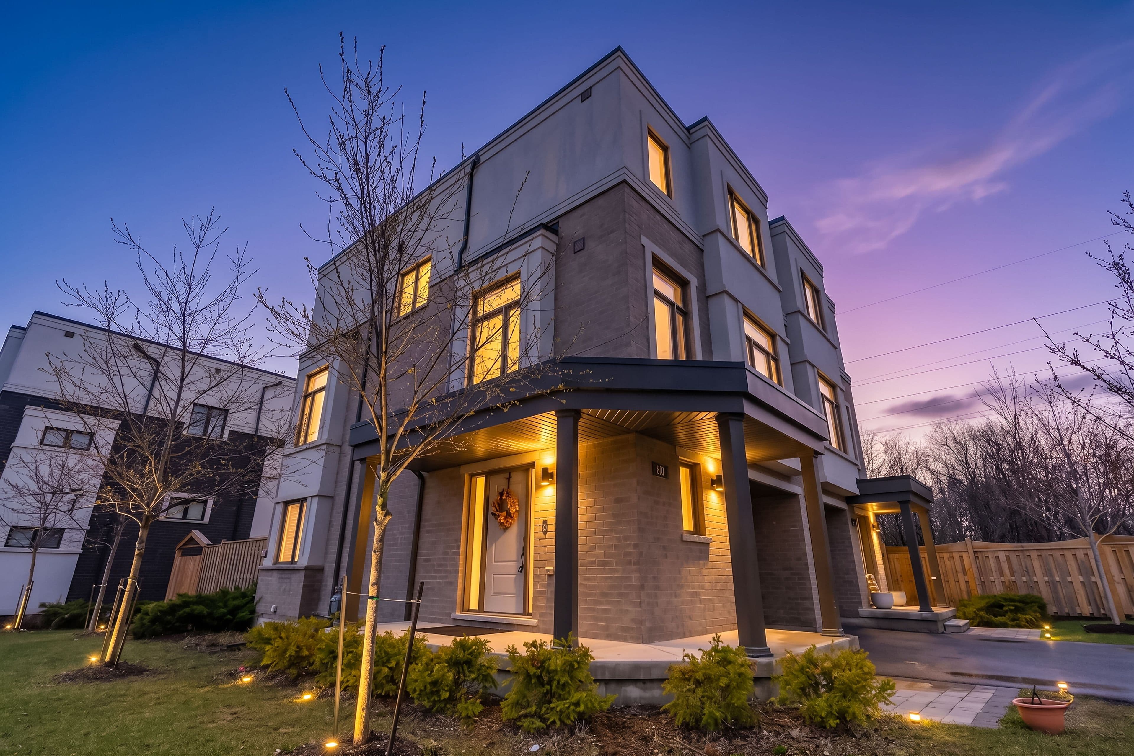 1801 Mitoff Place, Mississauga, ON L4W 0E8