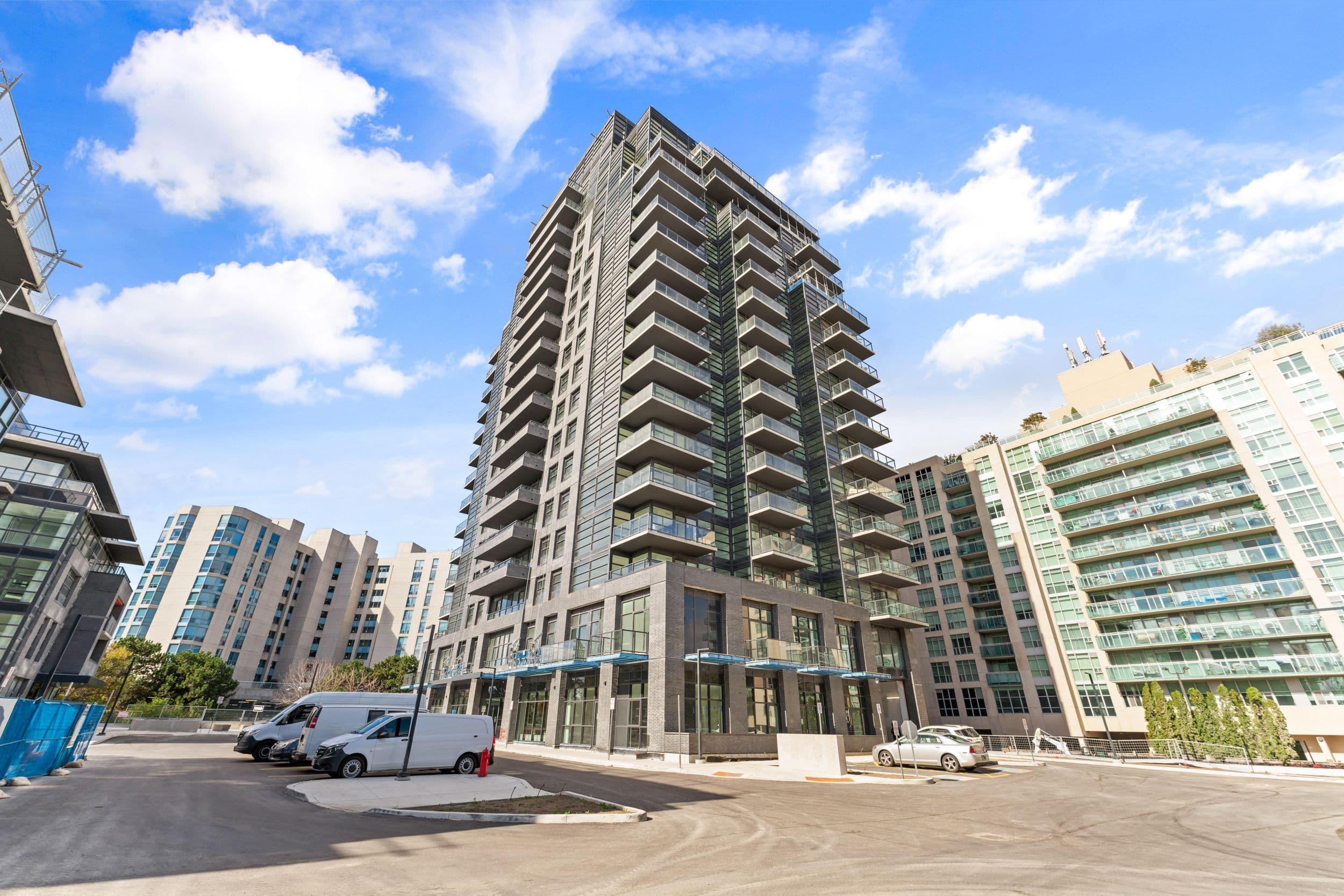 1606 Charles Street 601, Whitby, ON L1N 0P1