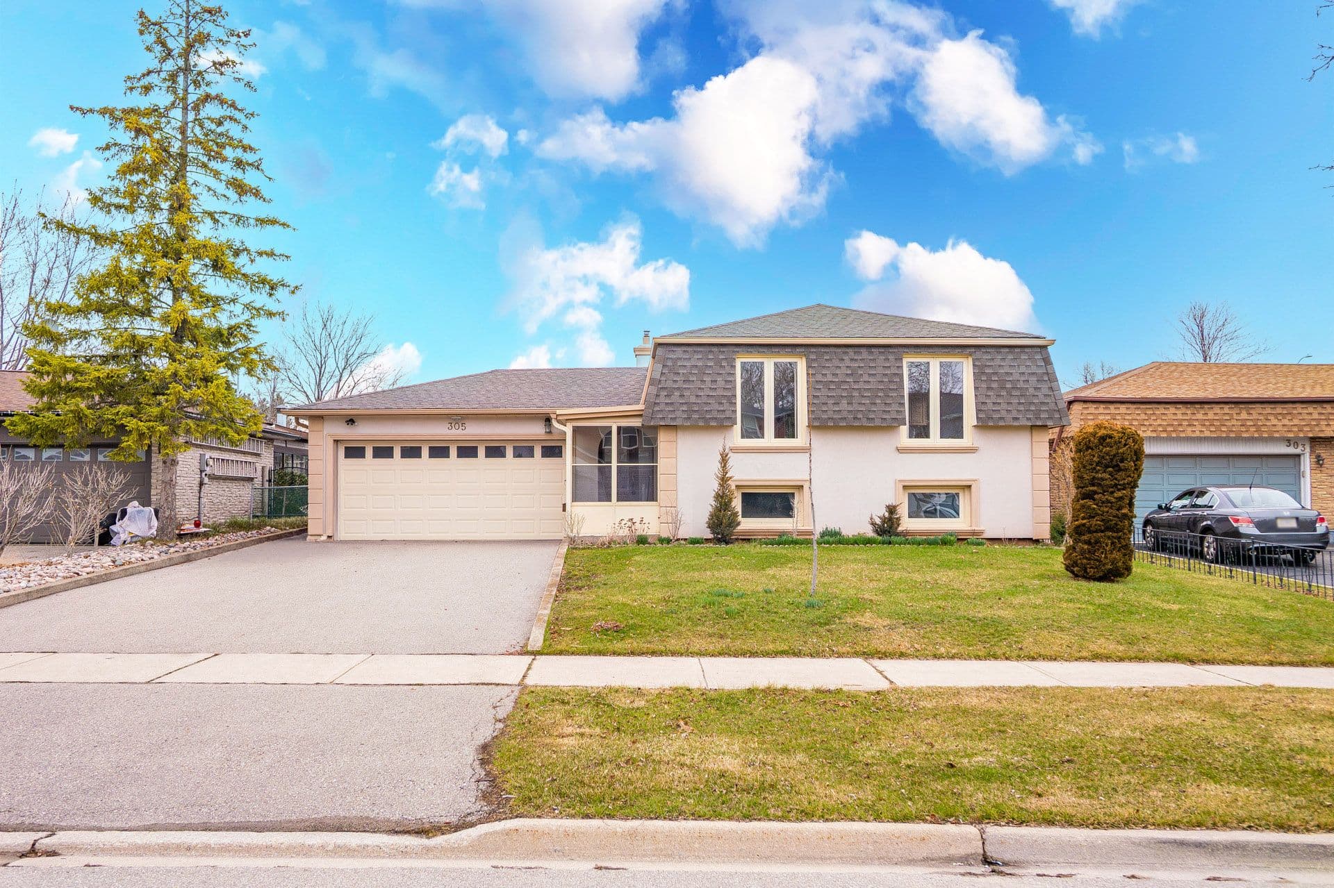 305 Pinegrove Road, Oakville, ON L6K 3P8