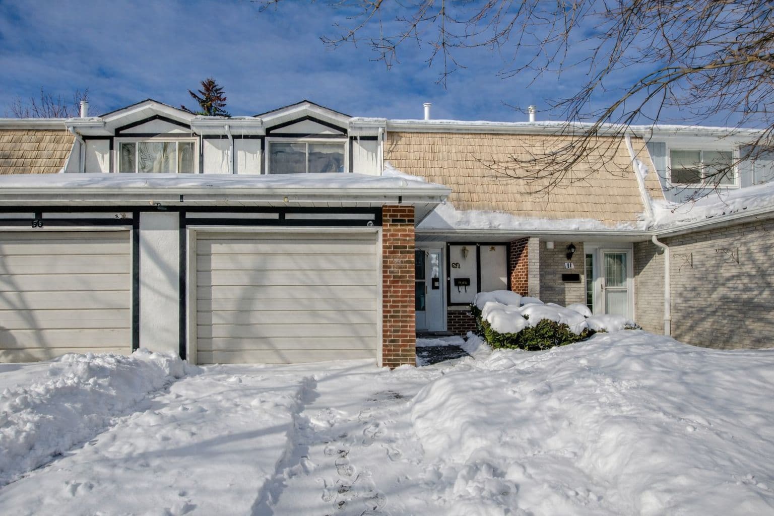 54 Nicklaus Drive, Hamilton, ON L8K 6H3