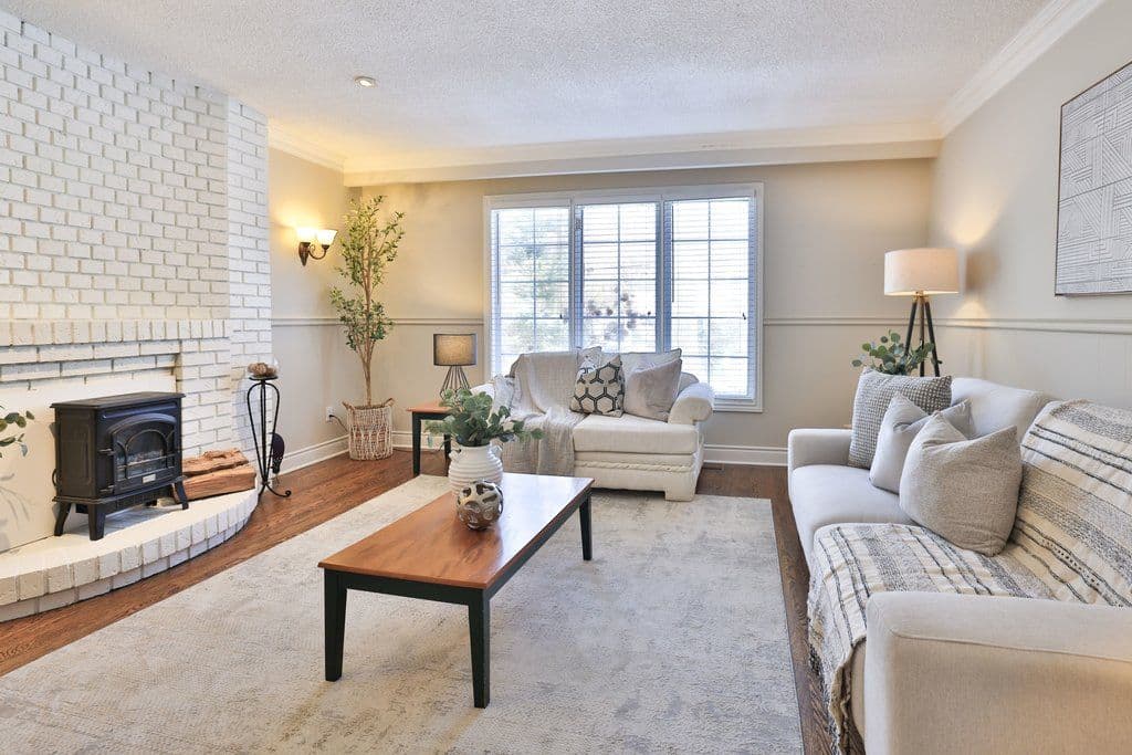 1244 Woodland Avenue, Mississauga, ON L5G 2X9