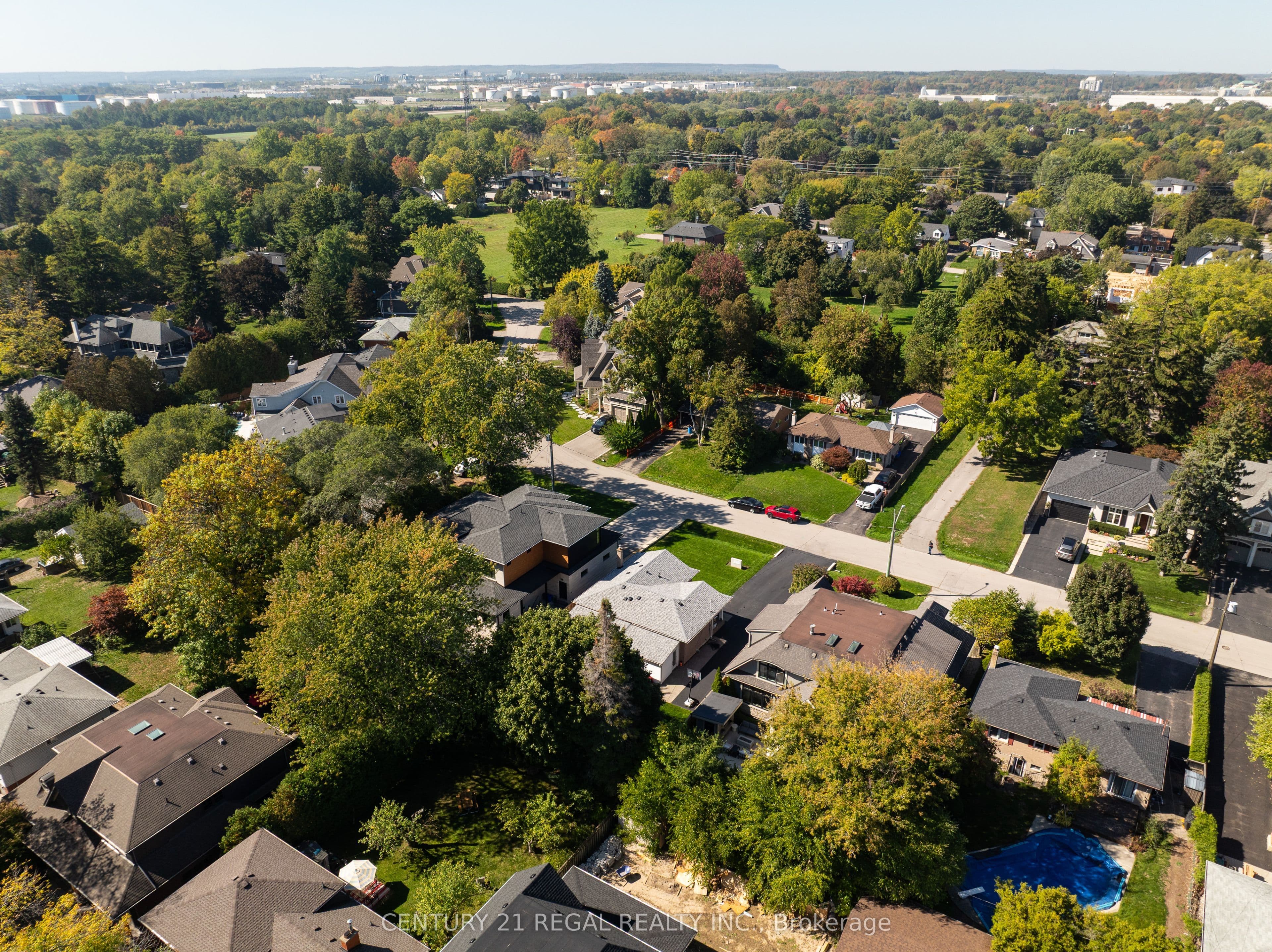 2442 Meadowood Crescent, Oakville, ON L6L 1V6