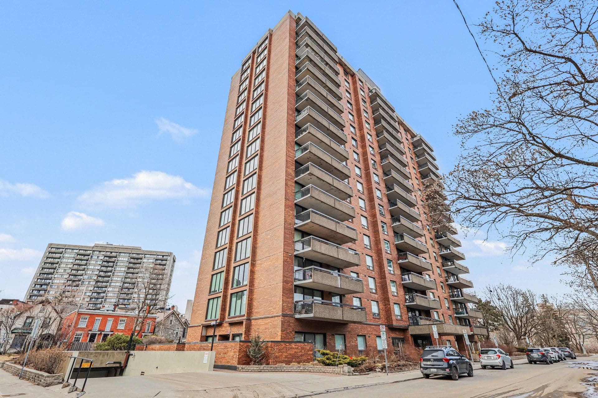 20 The Driveway N/A 1701, Ottawa Centre, ON K2P 1C8