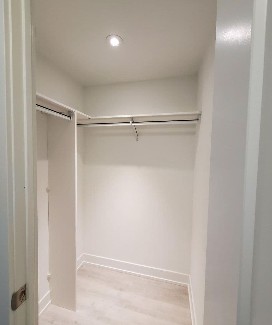 20 Inn On The Park Drive 734, Toronto C13, ON M3C 0P8