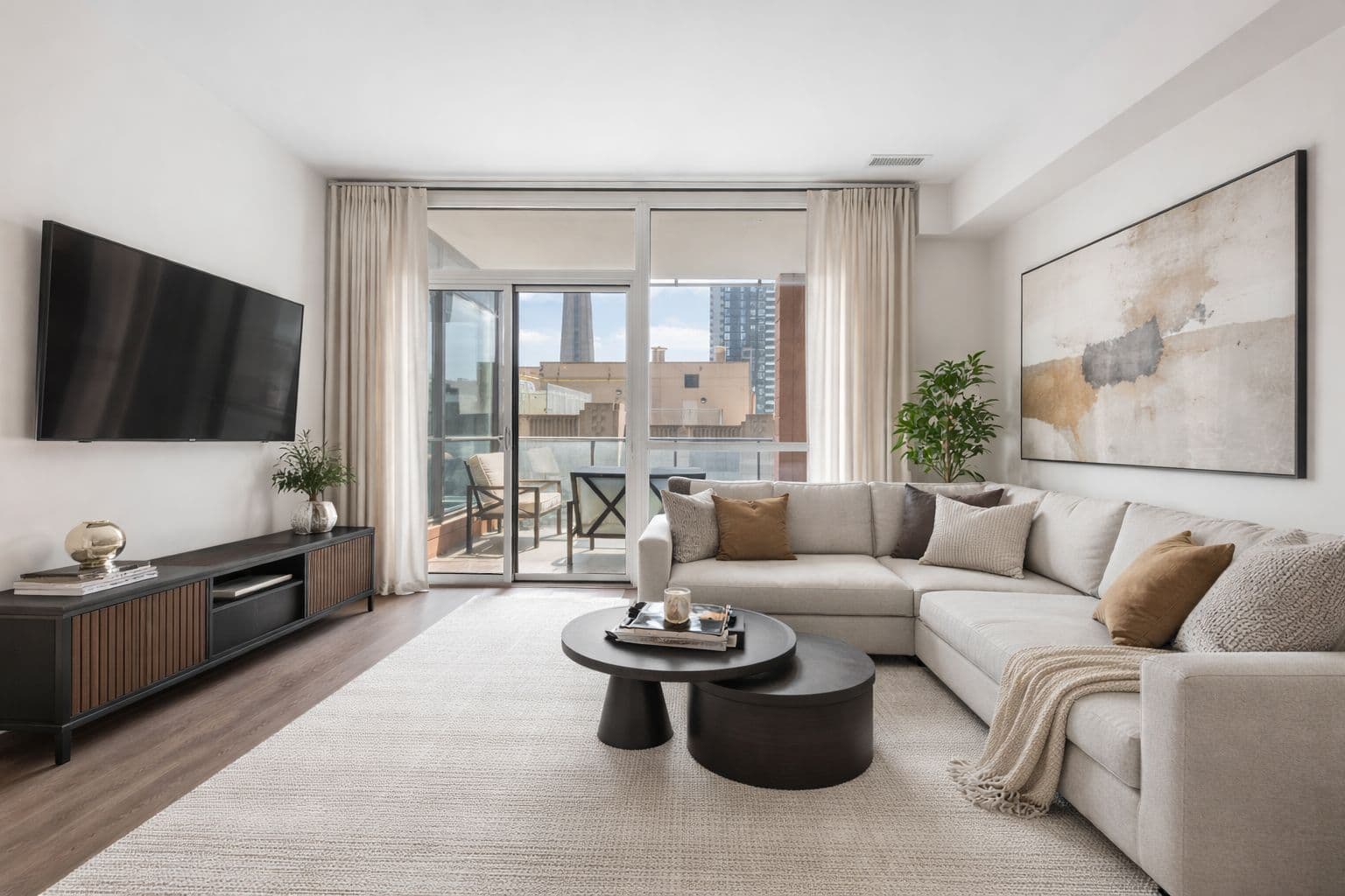 8 Mercer Street 2007, Toronto C01, ON M5V 0C4