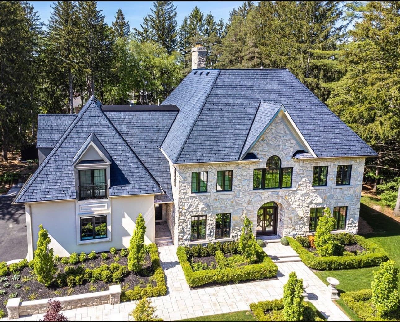 108 Kennedy Street W, Aurora, ON L4G 2L7