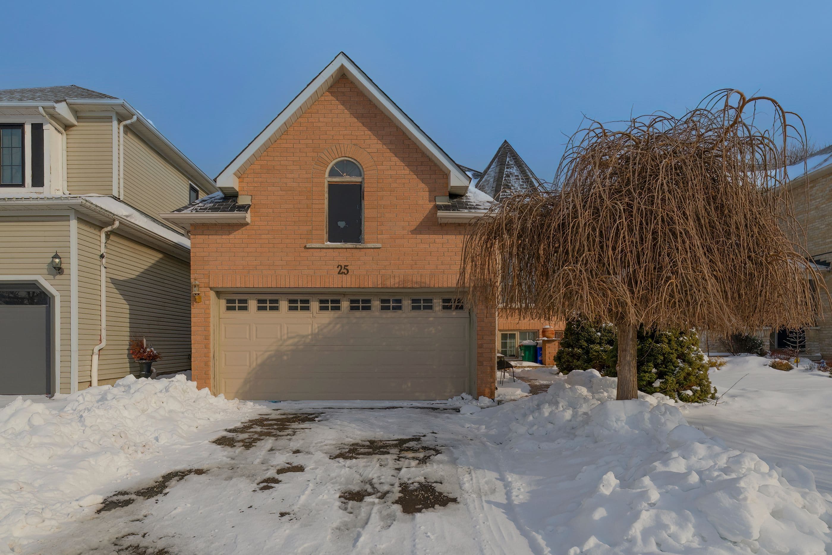 25 Bedell Crescent, Whitby, ON L1R 2N8