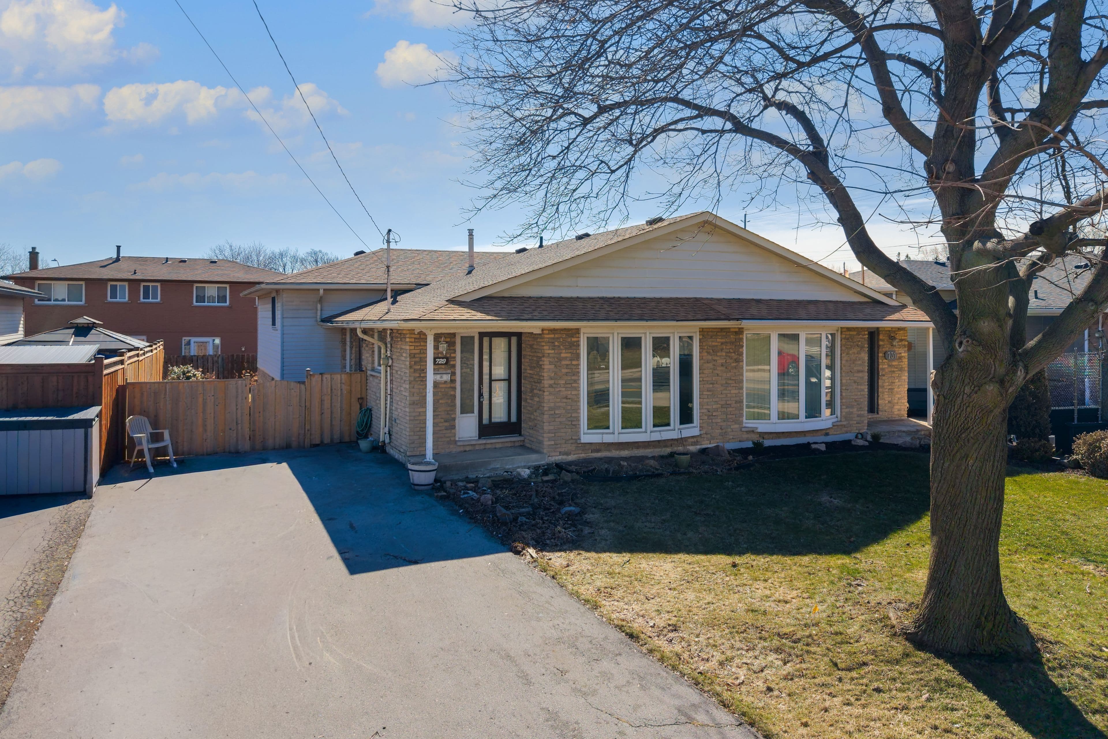 729 West 5th Street, Hamilton, ON L9C 3R3