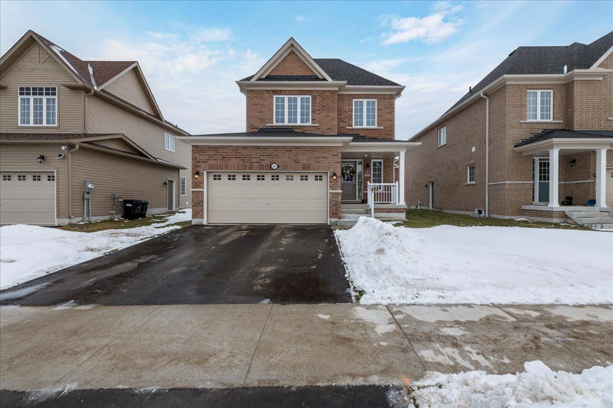 207 Cubitt Street, Clearview, ON L0M 1S0