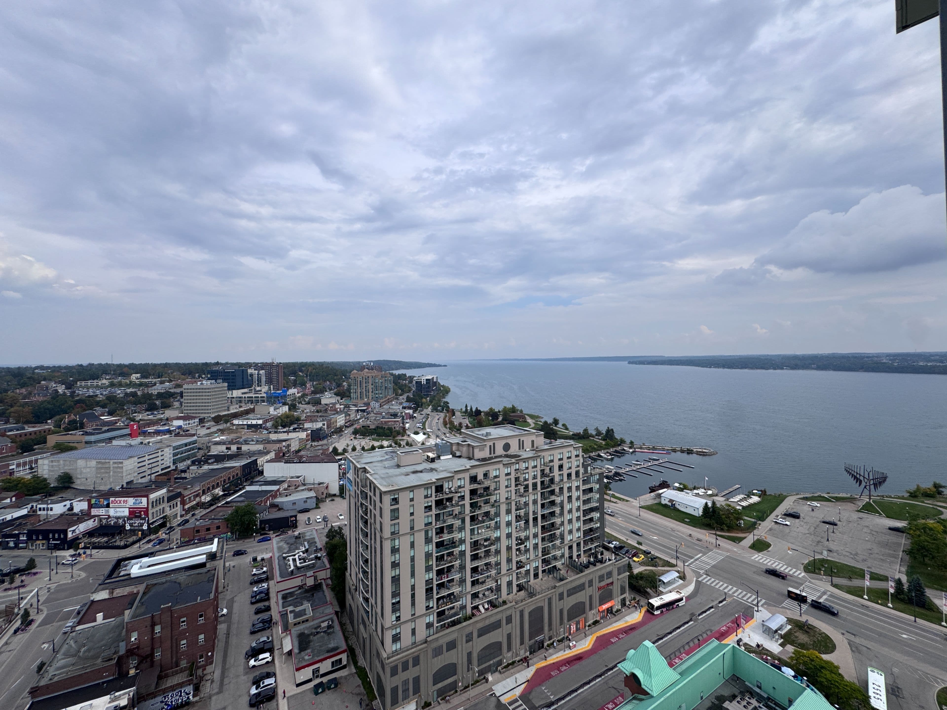 39 Mary Street 2107, Barrie, ON L4N 1S9