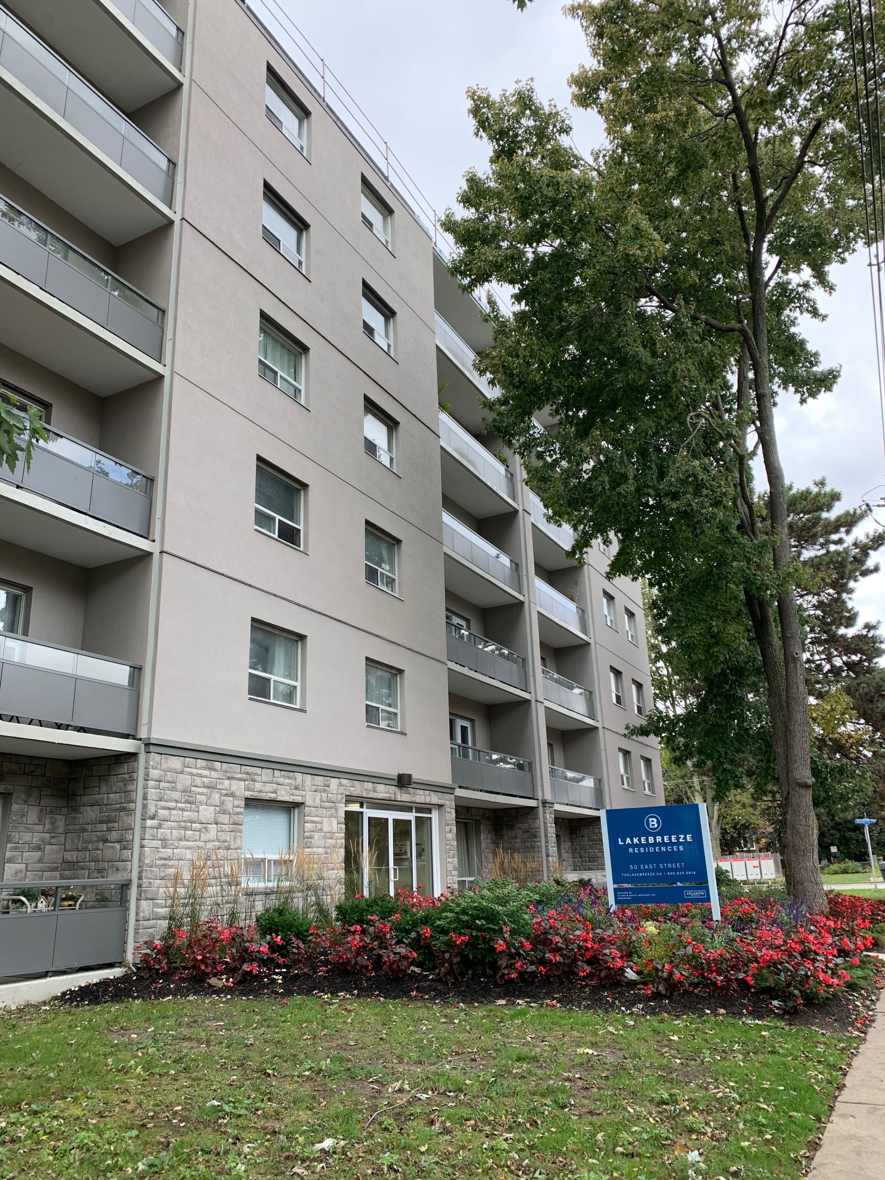 50 East Street 205, Oakville, ON L6L 3K4