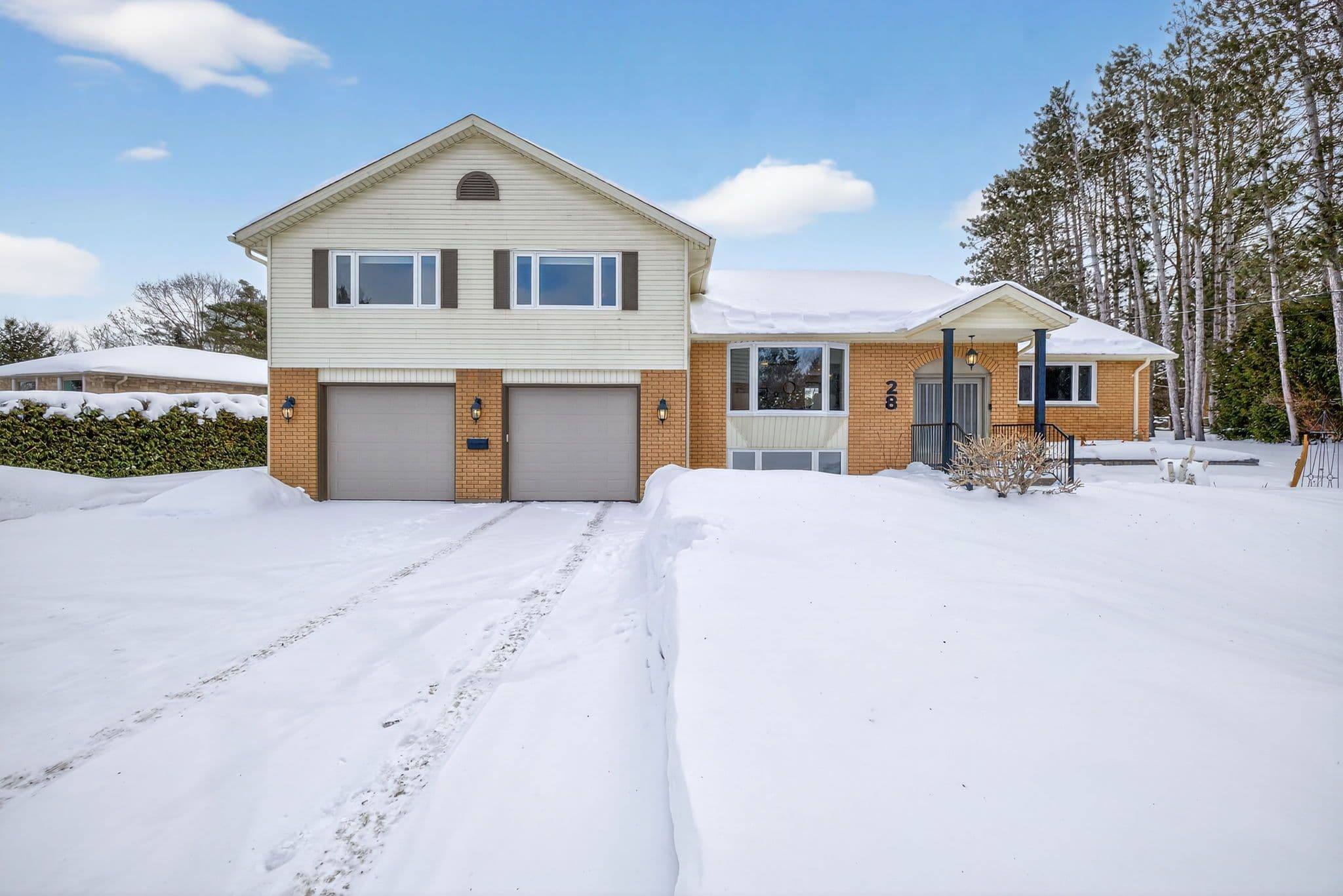 28 Starrview Crescent, Orangeville, ON L9W 3B1