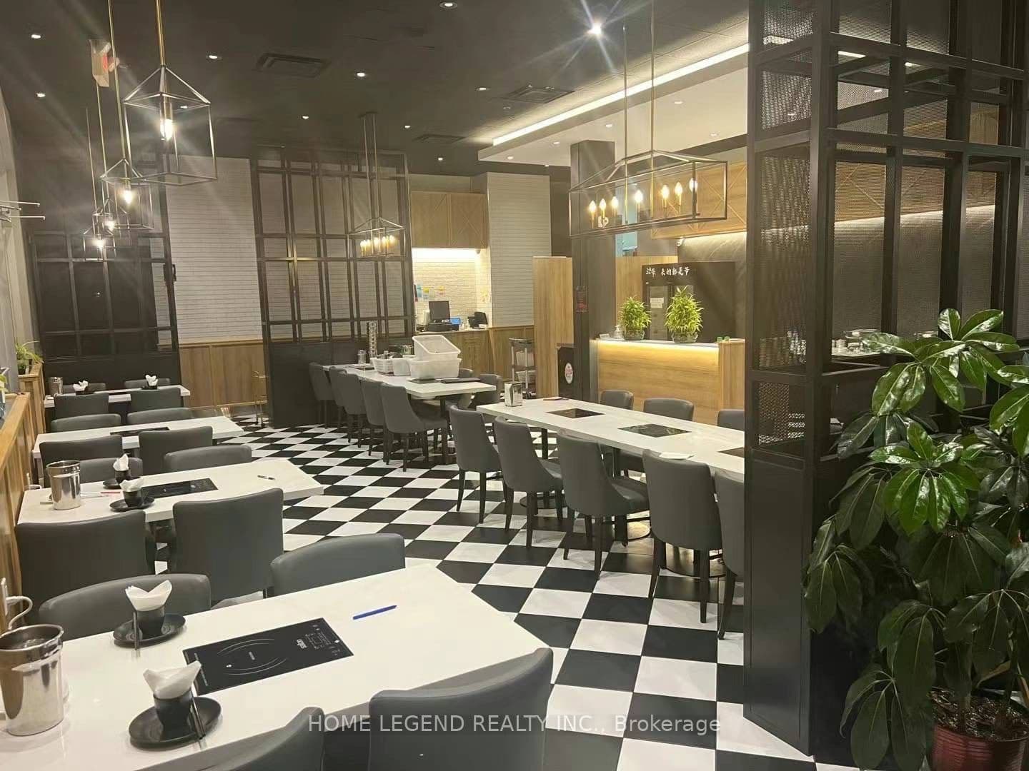 15480 Bayview Avenue D0101, Aurora, ON L4G 7J1