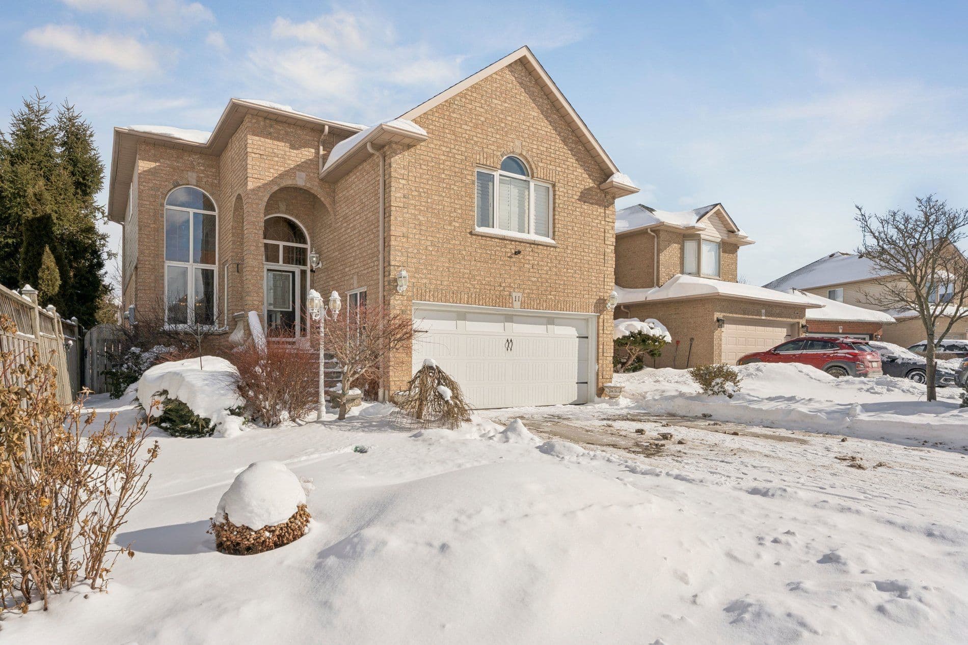 11 Redtail Crescent, Hamilton, ON L9B 2R6