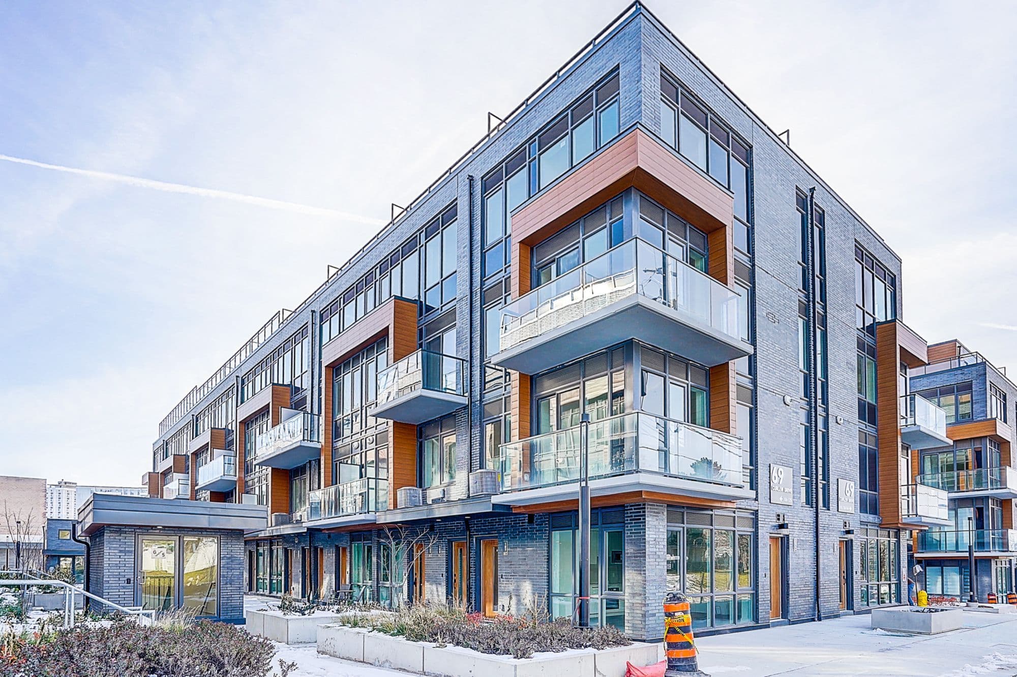 69 Curlew Drive 144, Toronto C13, ON M3A 2P8