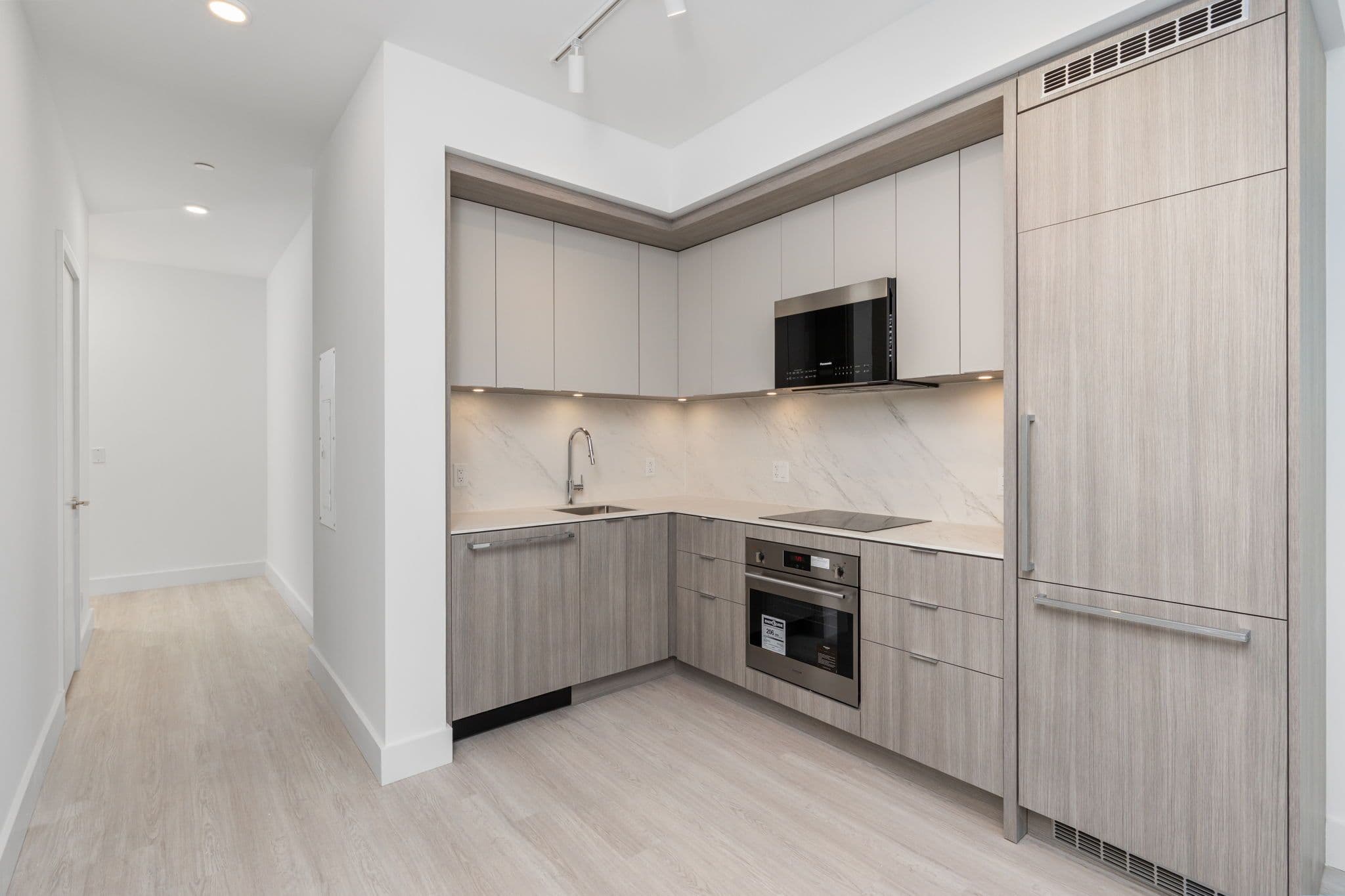 6 Greenbriar Road 210, Toronto C15, ON M2K 0H6