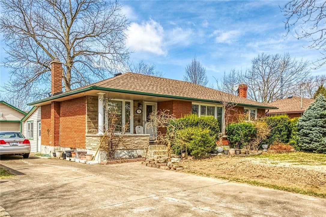 9 Gavin Drive, St. Catharines, ON L2M 2X4