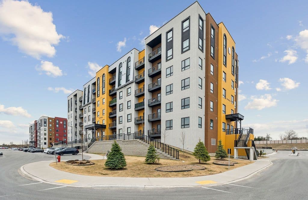 8 Culinary Lane 502, Barrie, ON L9J 0T2