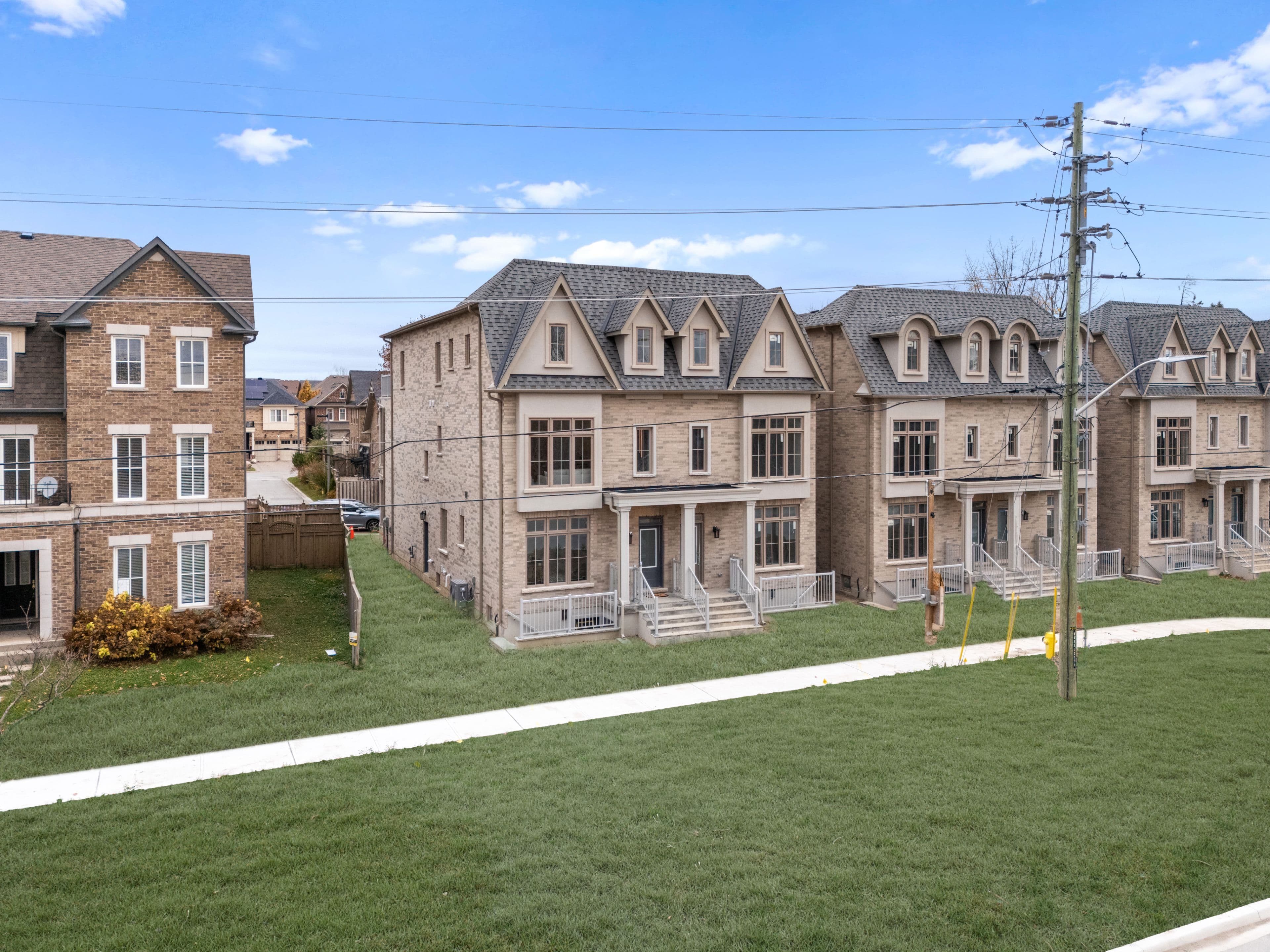 2950 Elgin Mills Road E, Markham, ON L6C 1K9