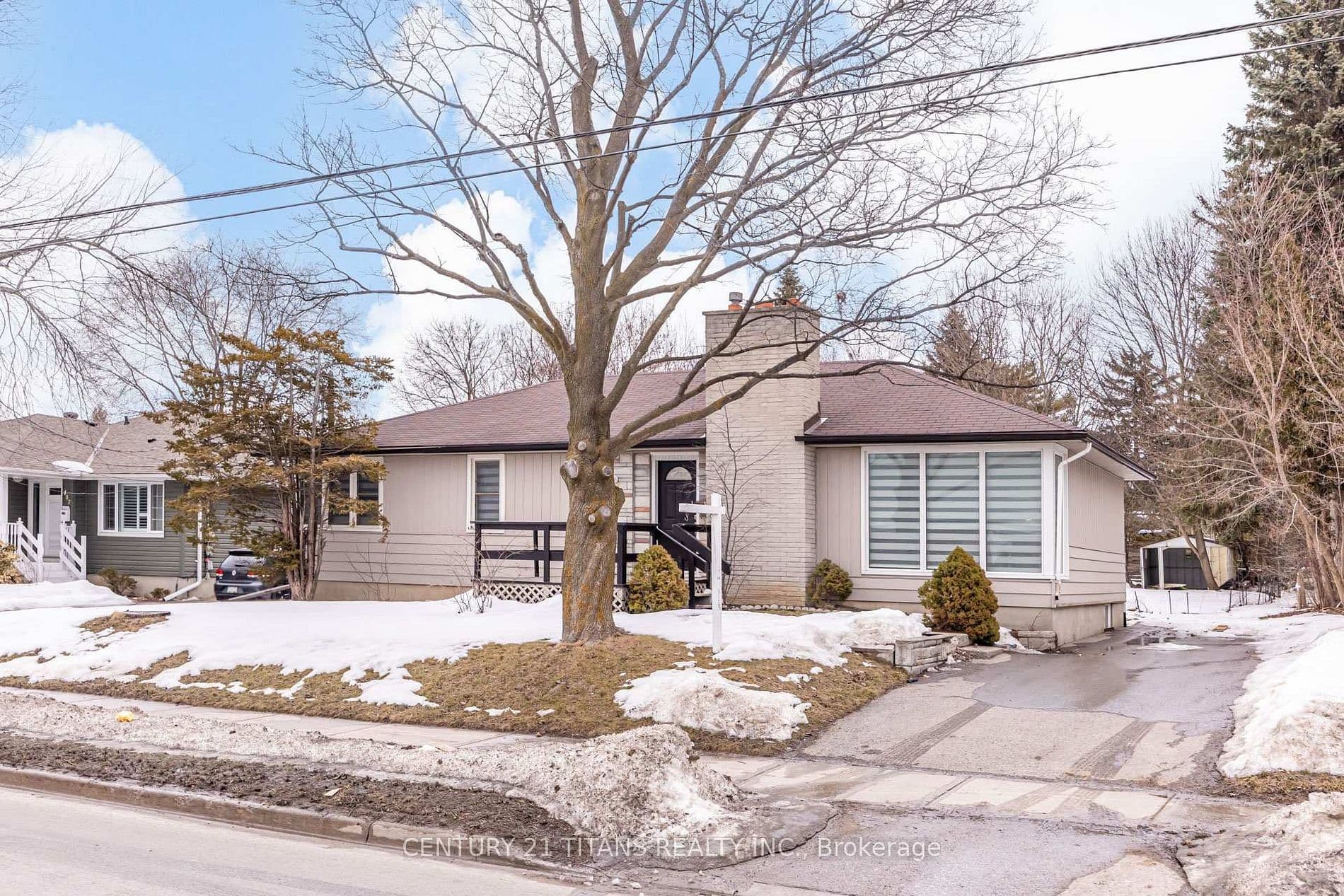405 Anderson Street, Whitby, ON L1N 3V8