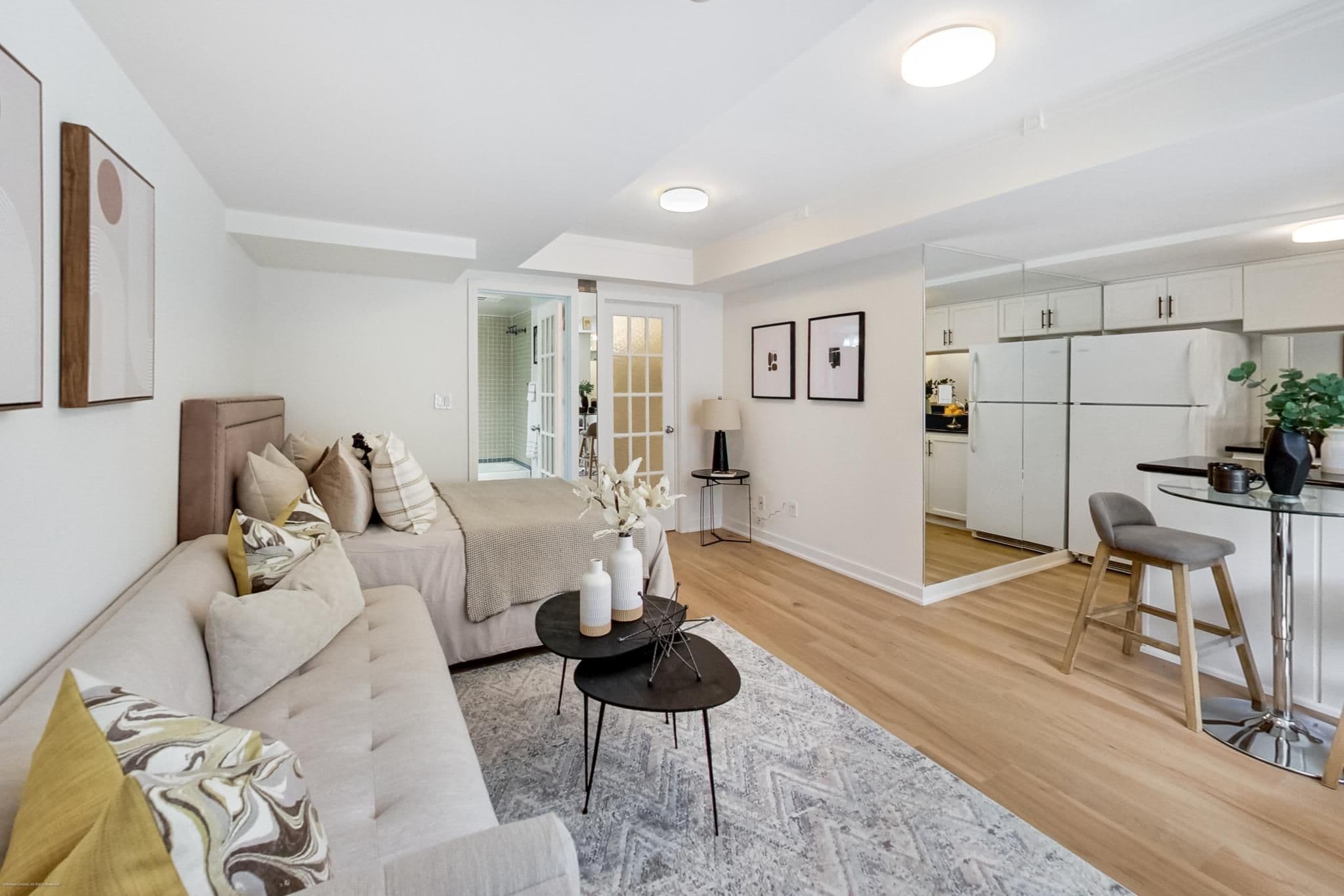 21 Earl Street L1, Toronto C08, ON M4M 3C8