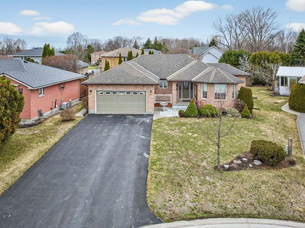 6 Wilmot Court, Belleville, ON K8P 5H1