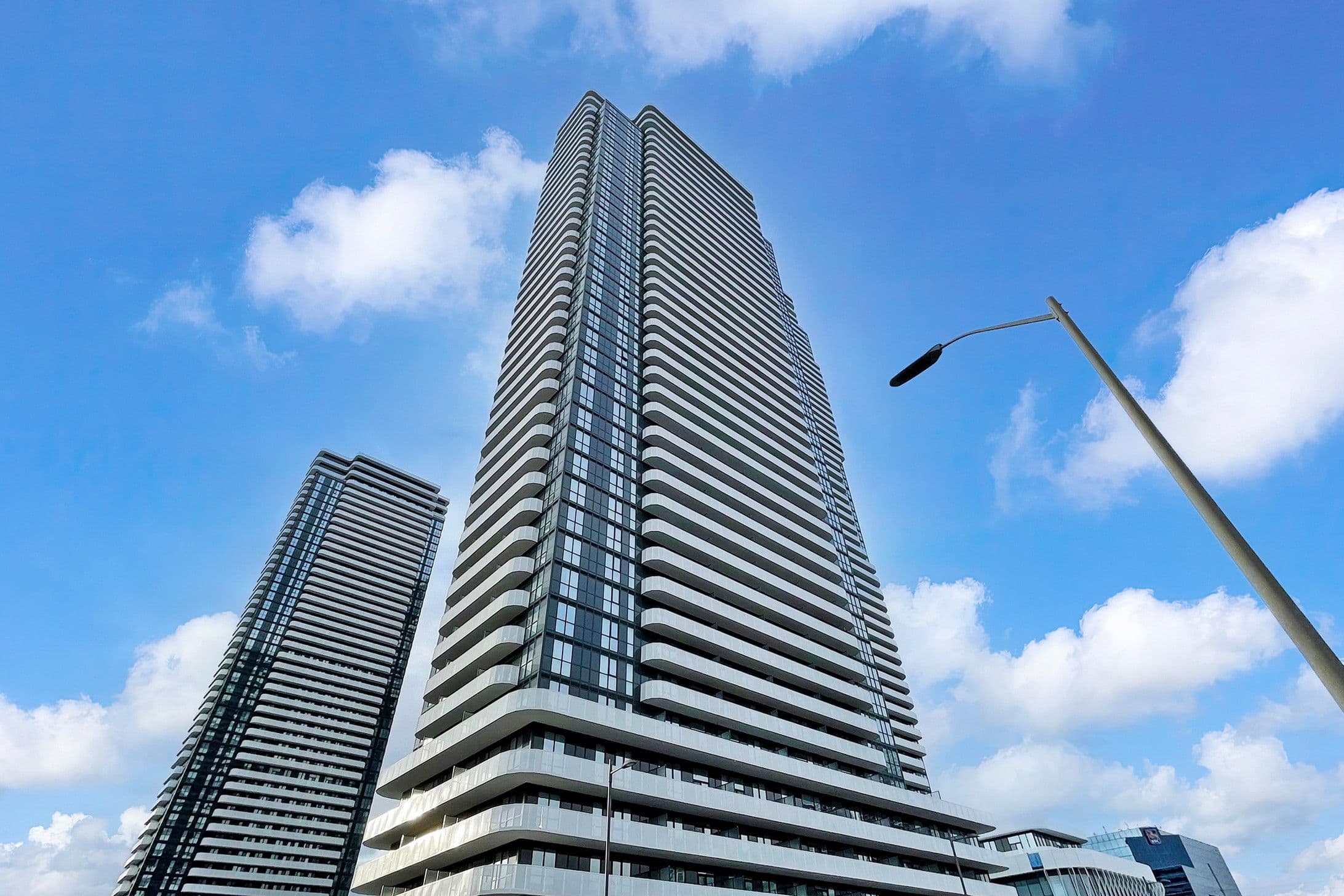 8 Interchange Way 3101, Vaughan, ON L4K 0R2