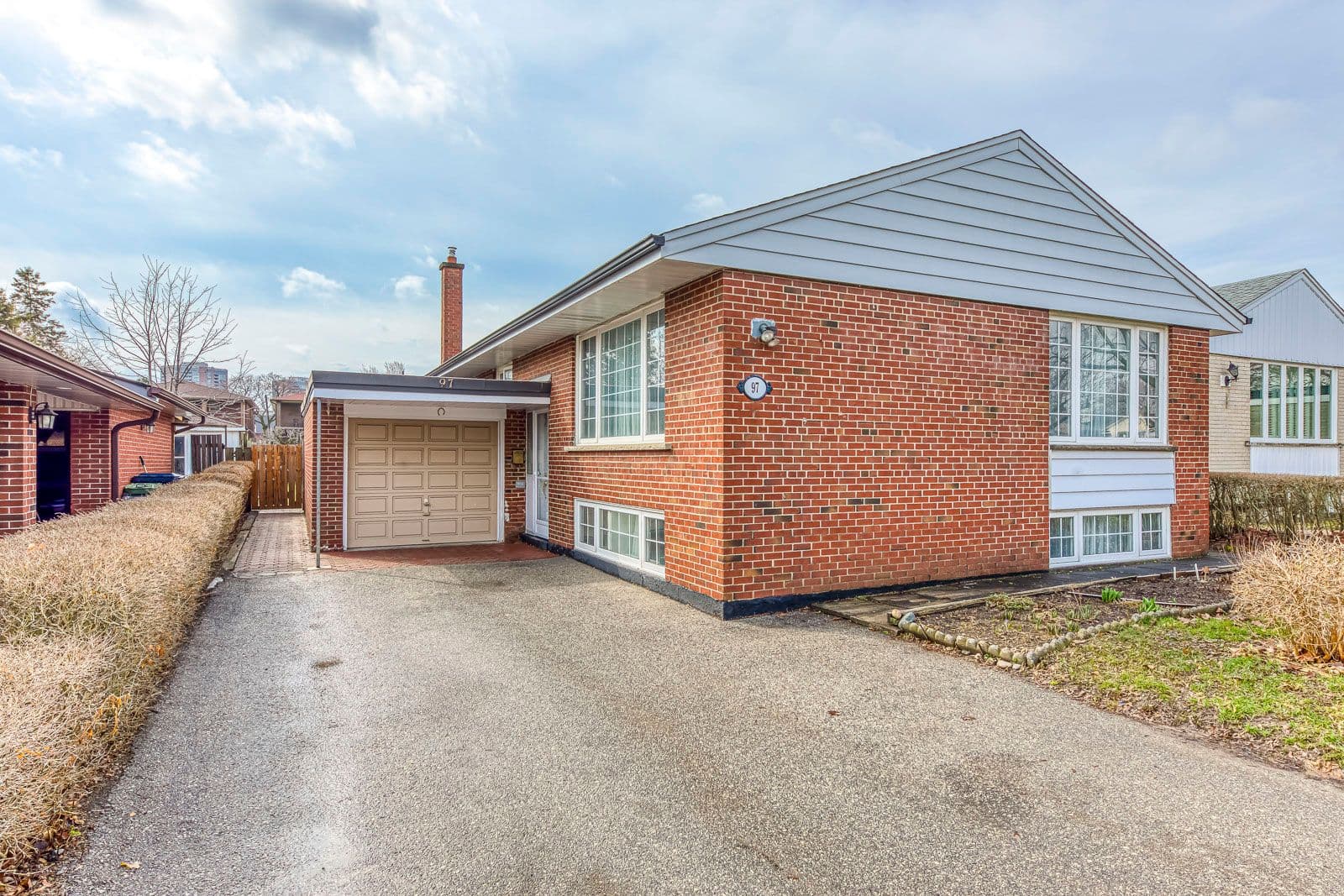 97 Westhampton Drive, Toronto W09, ON M9R 1Y1