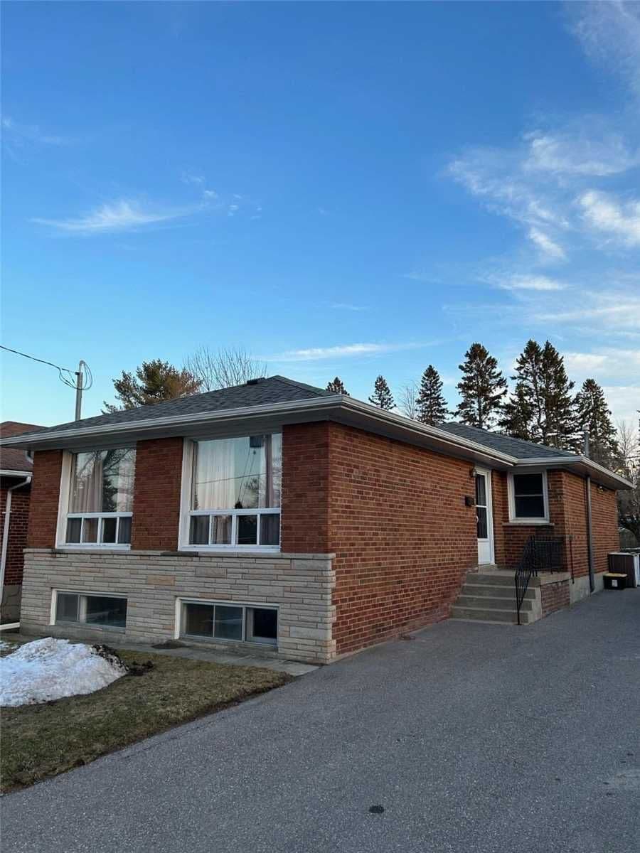 129 Confederation Drive Main, Toronto E09, ON M1G 1A4