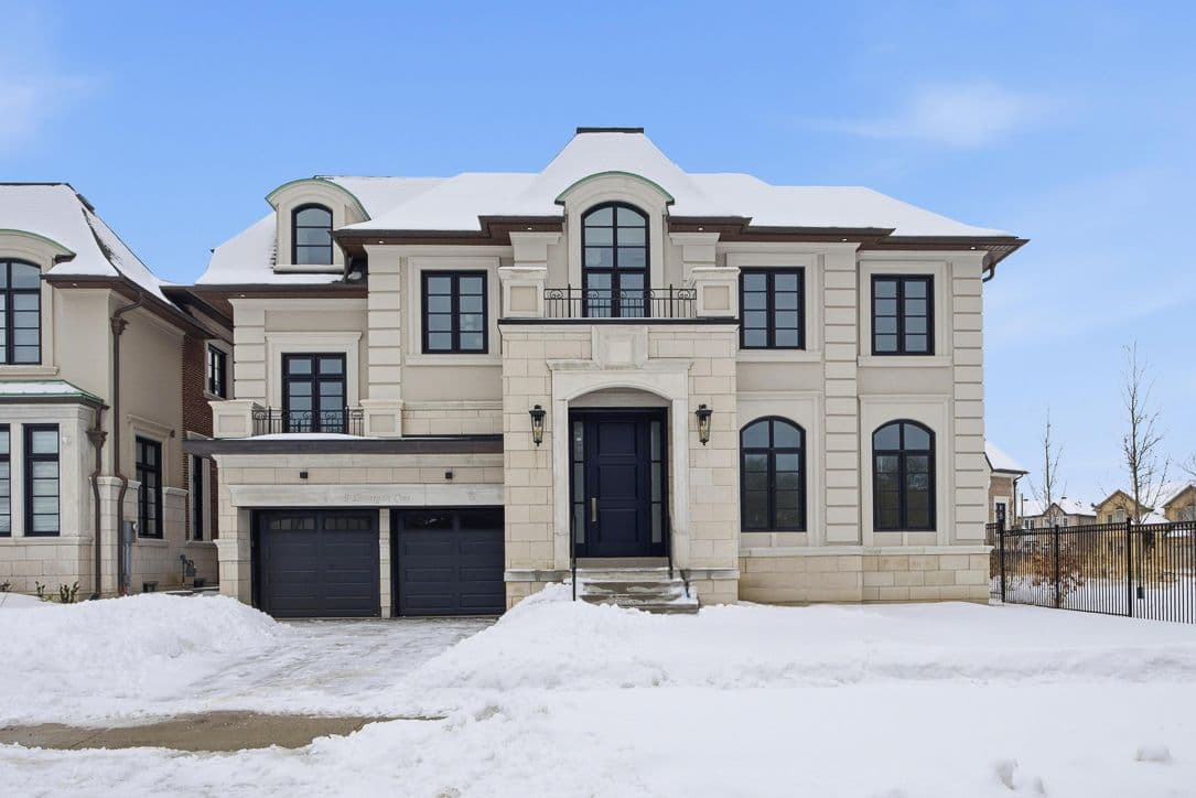 9 Lonergan Crescent, Toronto C15, ON M2M 4B3