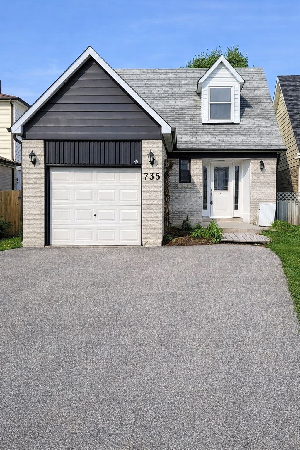 735 Pam Crescent, Newmarket, ON L3Y 5B7