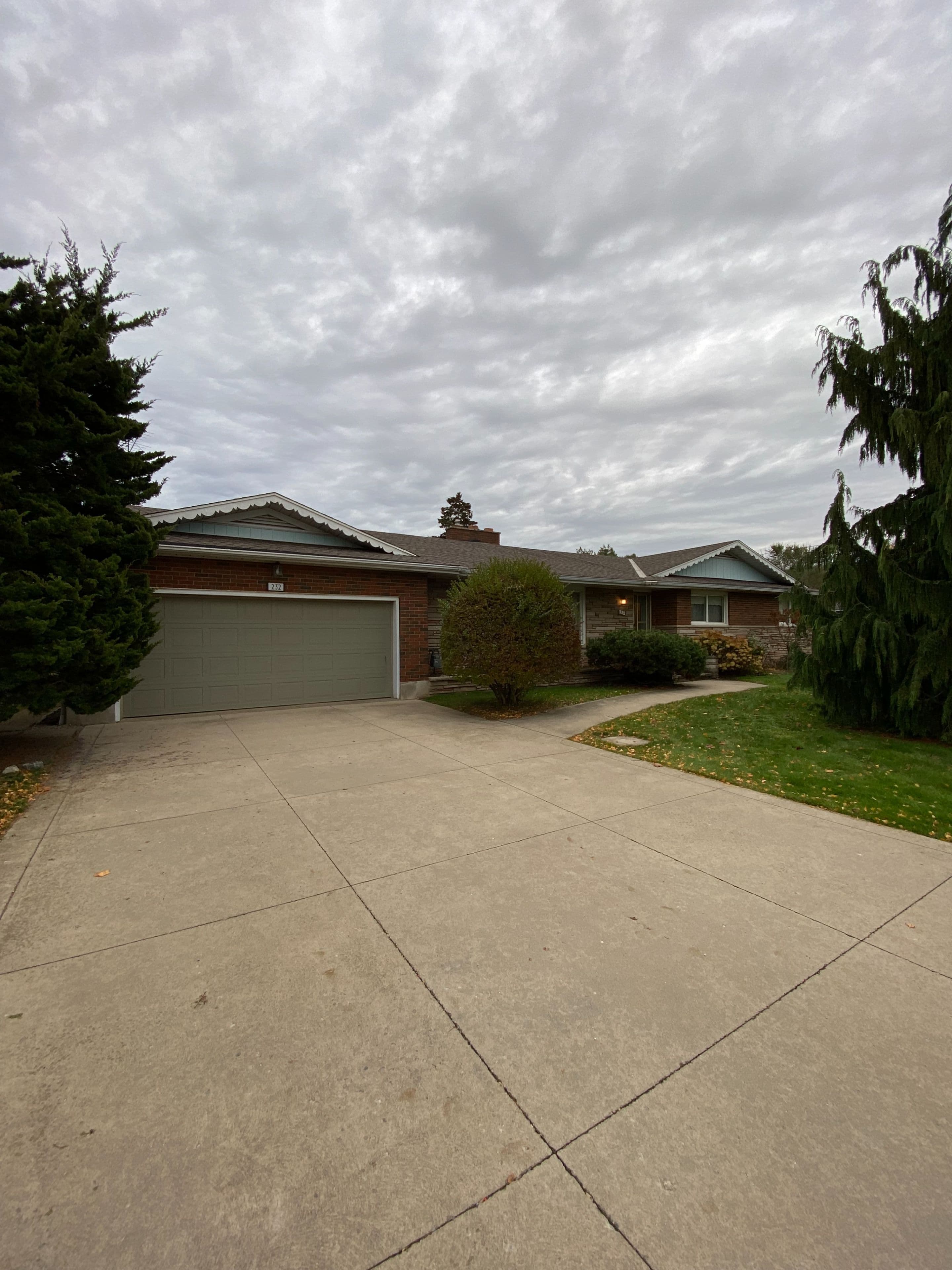 232 McNeilly Road, Hamilton, ON L8E 5H9