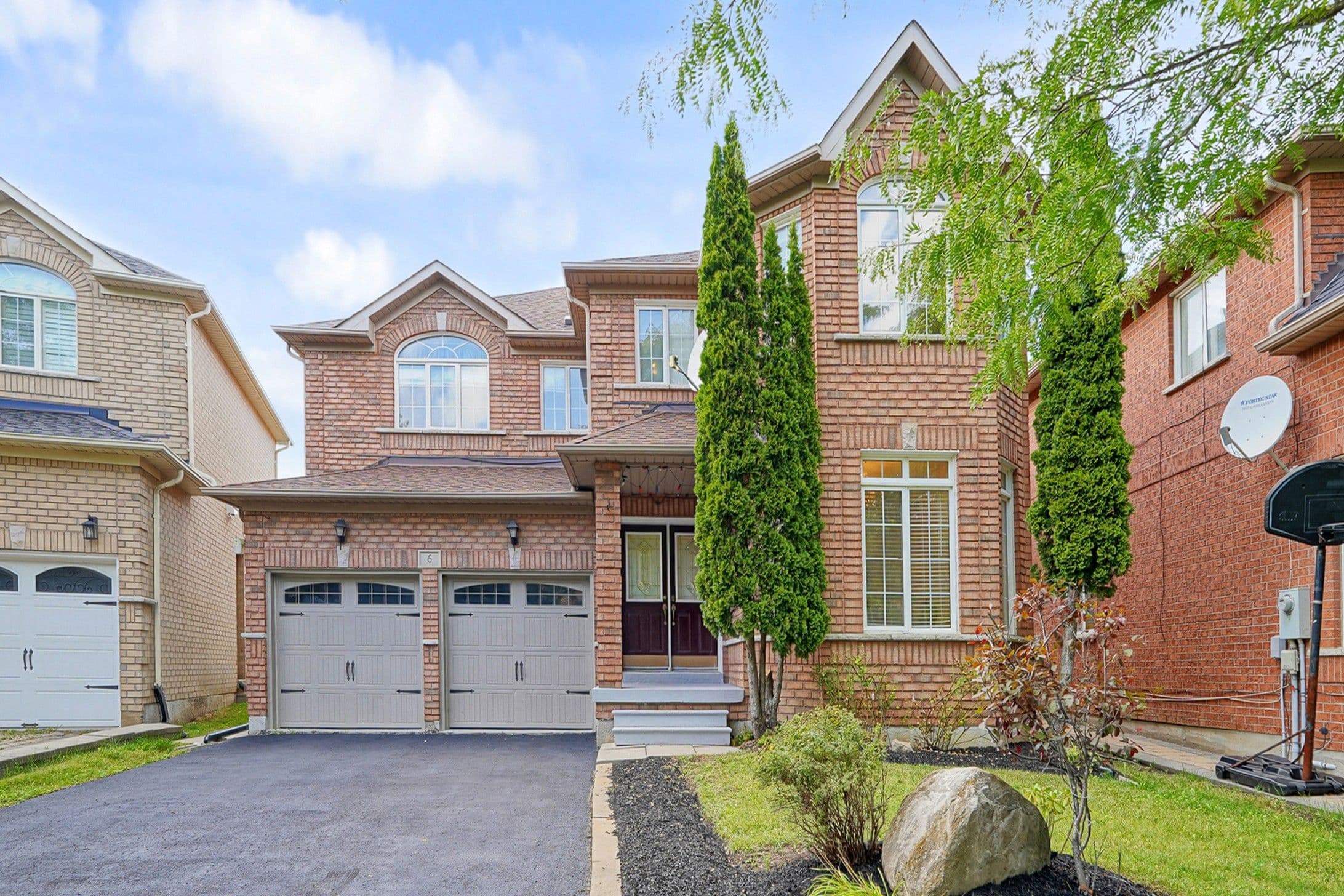 6 Rouge Fairway Street, Markham, ON L3S 4H5