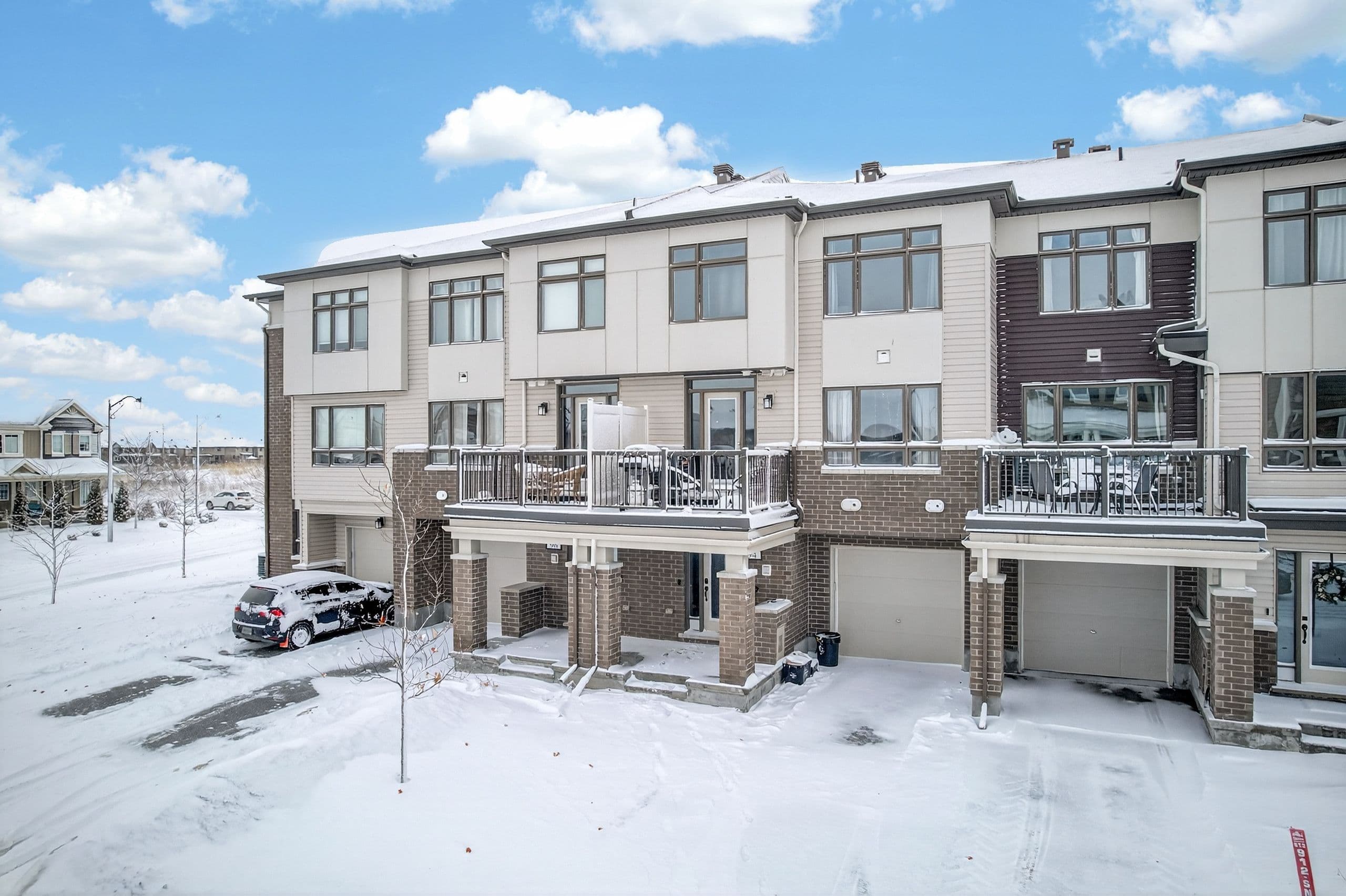 94 FEATHERTOP Lane, Kanata, ON K2S 1E7