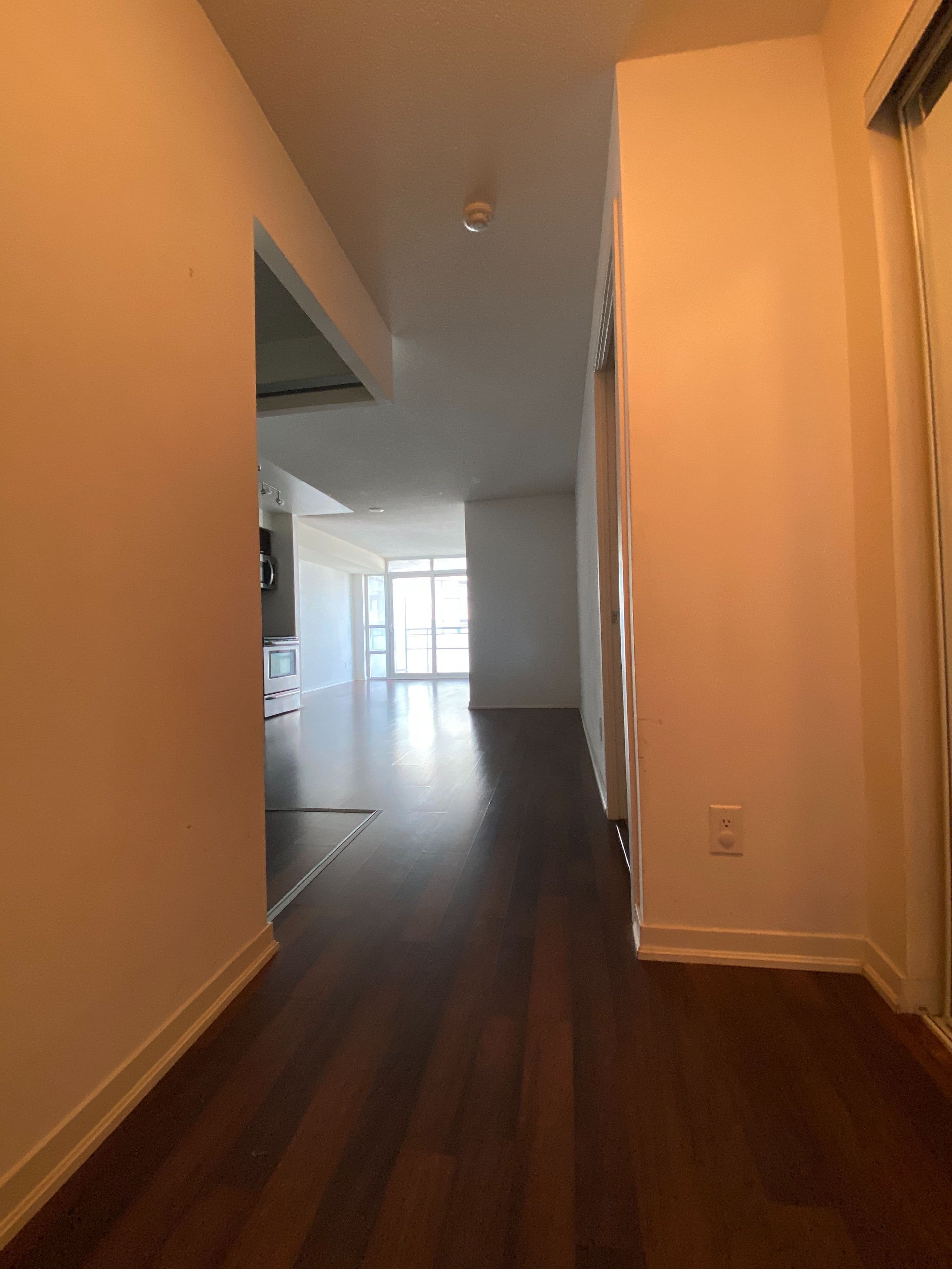 38 Joe Shuster Way 904, Toronto C01, ON M6K 0A5