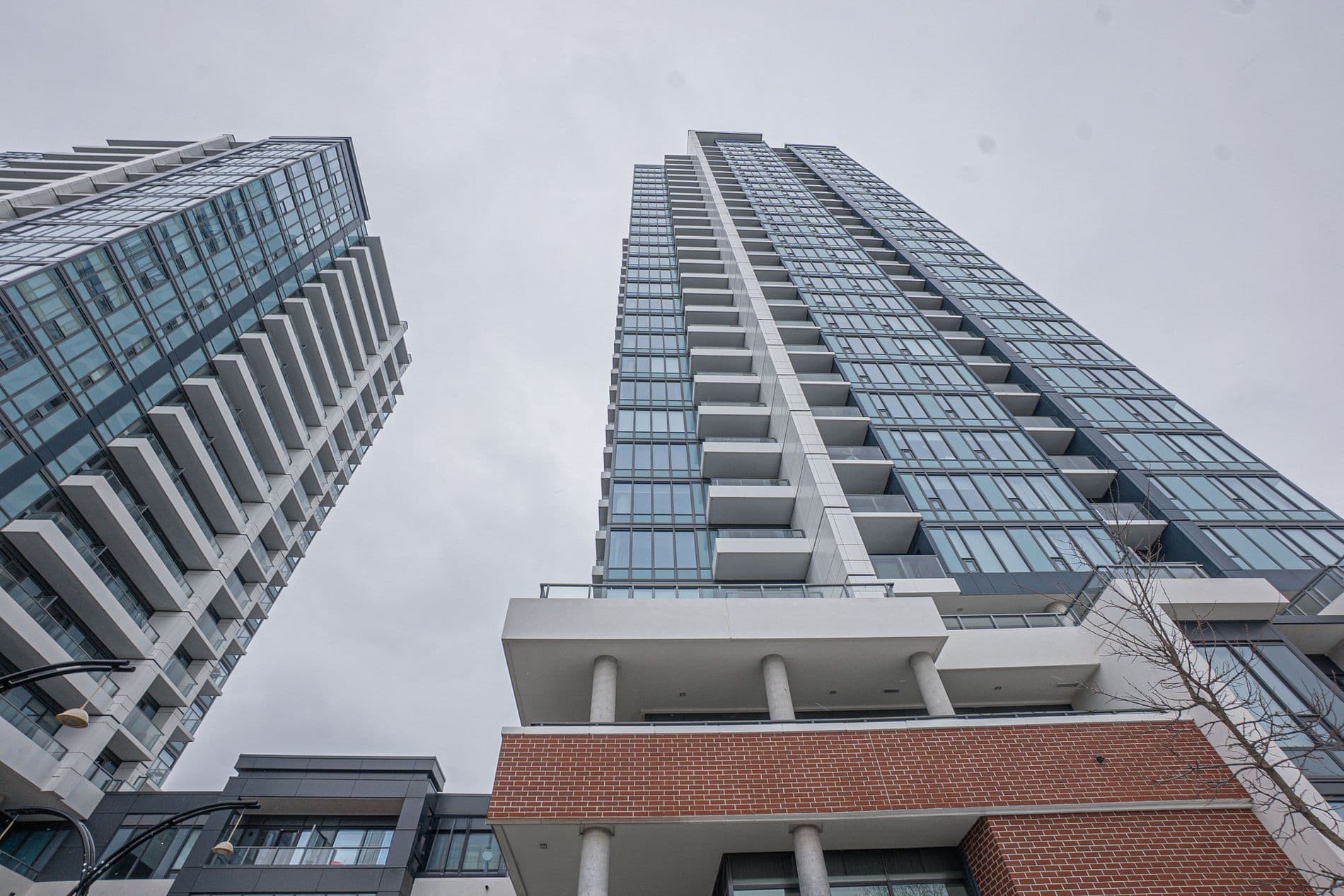 15 Wellington Street 603, Kitchener, ON N2G 0E4