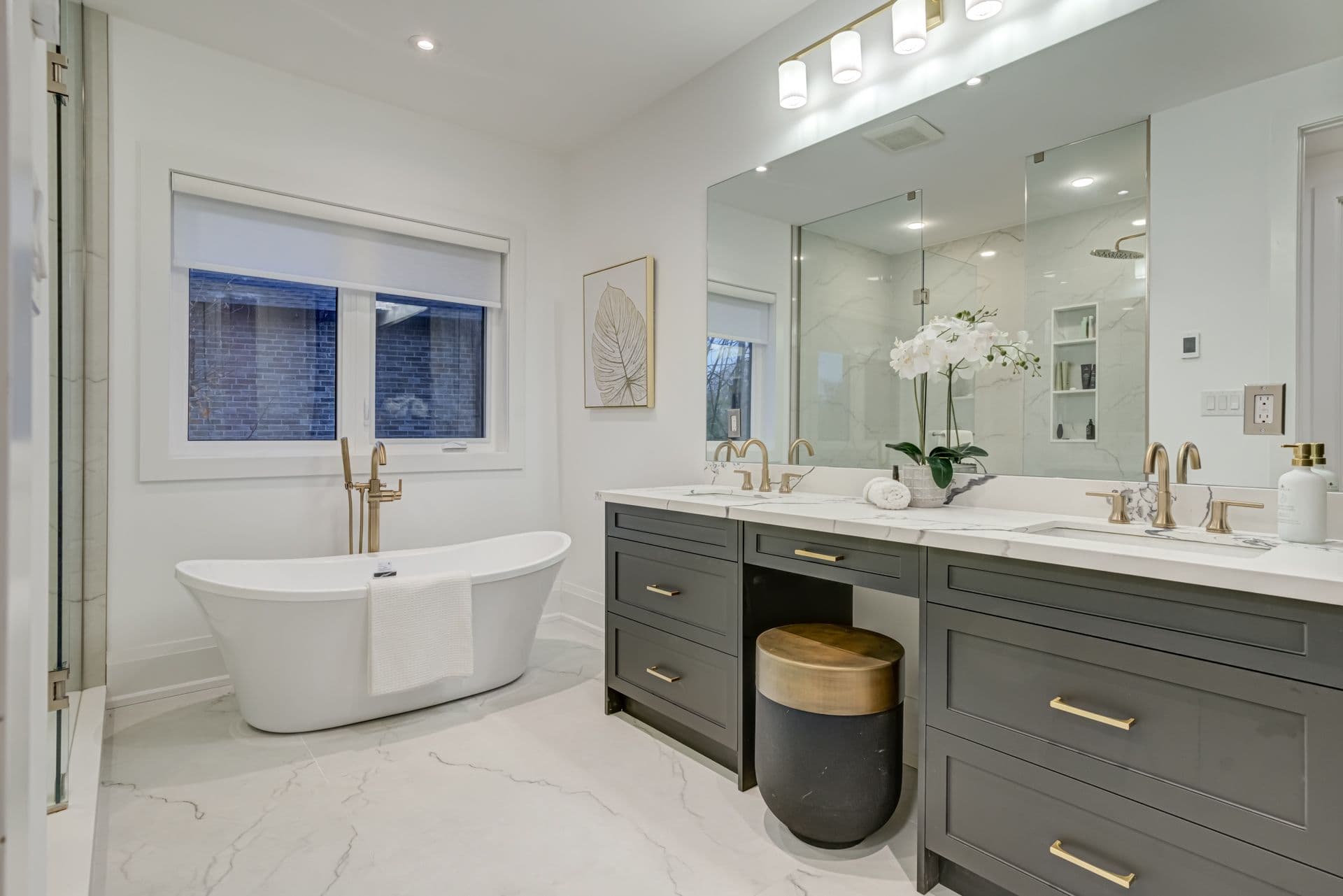 102 Cumming Court, Hamilton, ON L9G 1V3