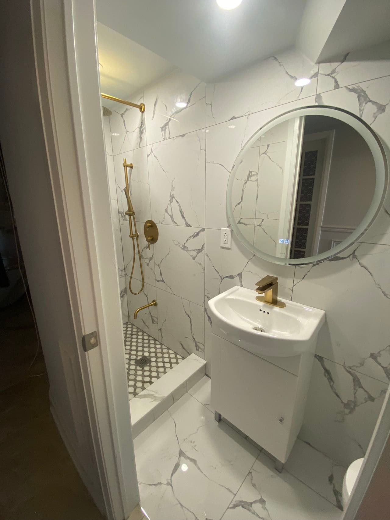 15 Kenneth Wood Crescent, Toronto C14, ON M2N 0K3