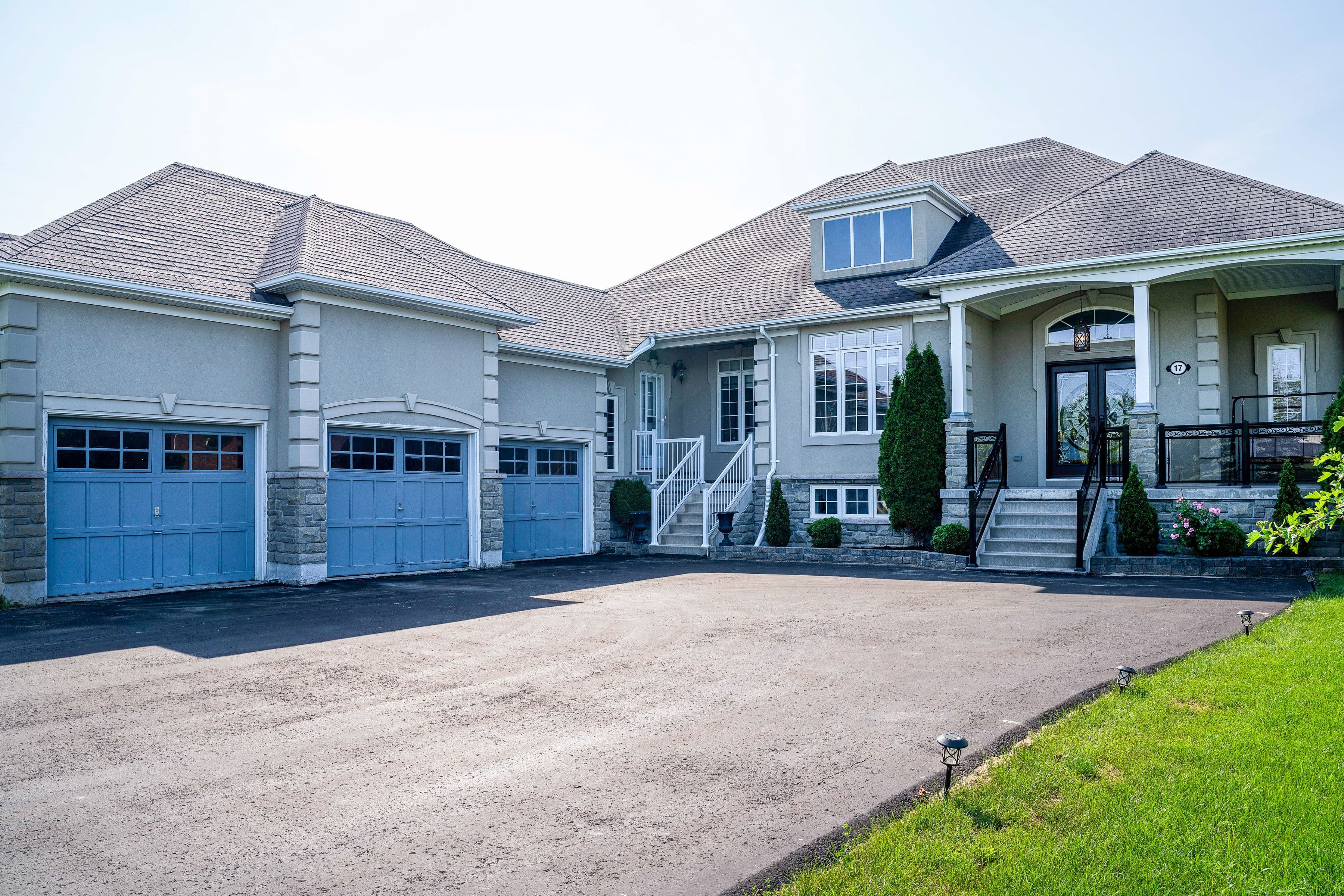 17 Maple Drive, Wasaga Beach, ON L9Z 0A7