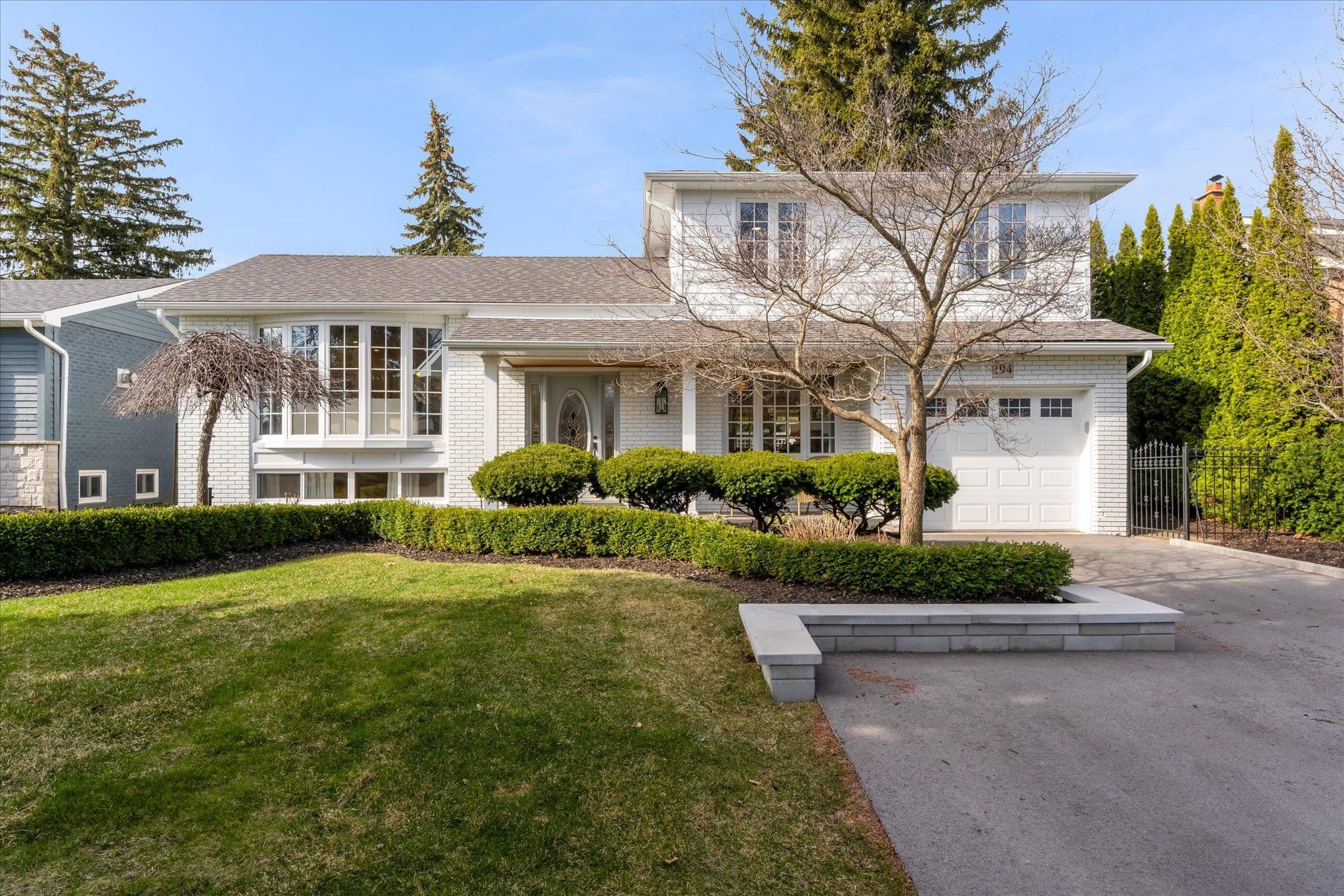 194 SOLINGATE Drive, Oakville, ON L6L 3T1