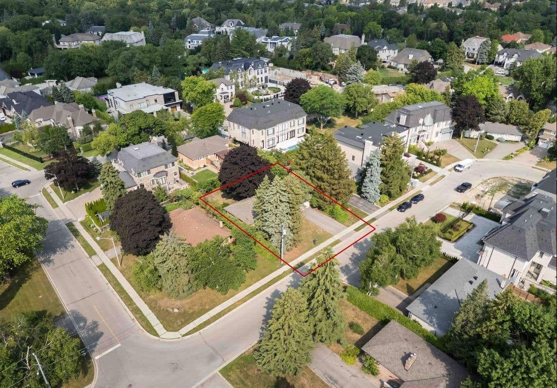 31 Orlon Crescent, Richmond Hill, ON L4C 6S3, Richmond Hill